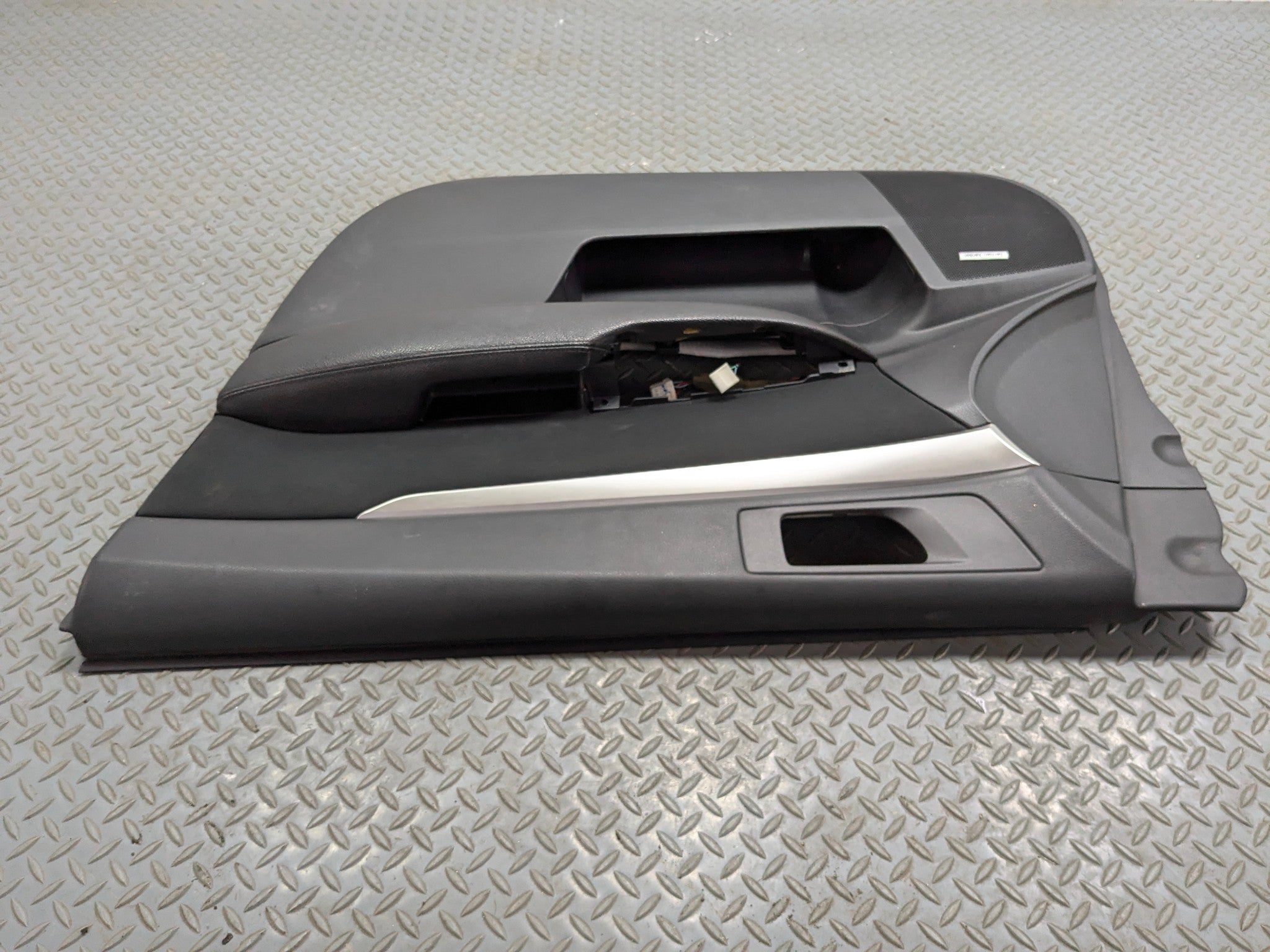 10 - 14 OEM SUBARU OUTBACK FRONT RIGHT PASSENGER SIDE INTERIOR DOOR TRIM PANEL