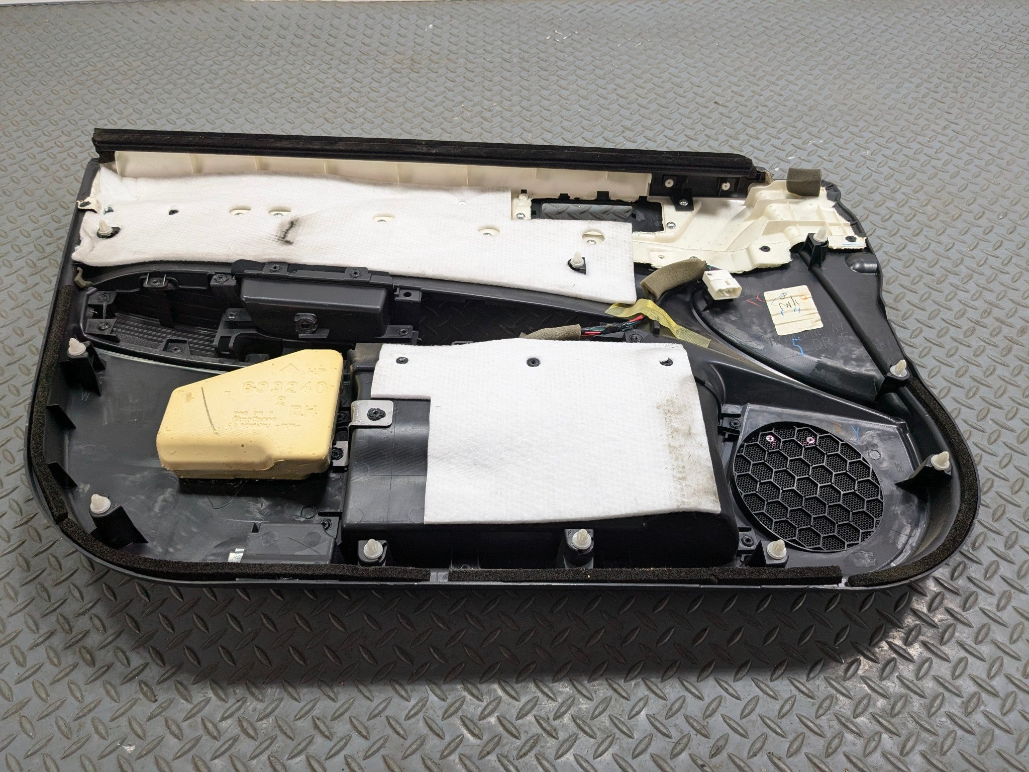 10 - 14 OEM SUBARU OUTBACK FRONT RIGHT PASSENGER SIDE INTERIOR DOOR TRIM PANEL