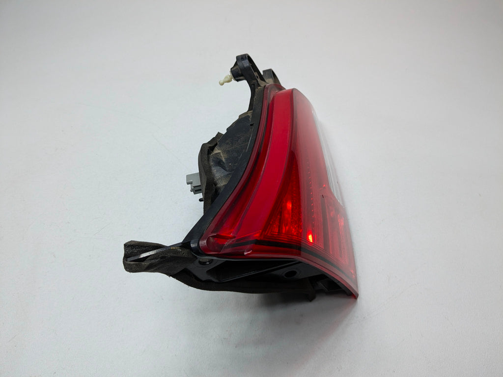 10 - 14 OEM SUBARU OUTBACK REAR LEFT OUTBACK LIFTGATE MOUNTED TAIL LIGHT