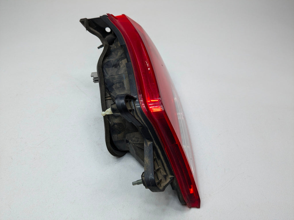 10 - 2014 OEM SUBARU OUTBACK REAR RIGHT SIDE OUTBACK LIFTGATE MOUNTED TAIL LIGHT