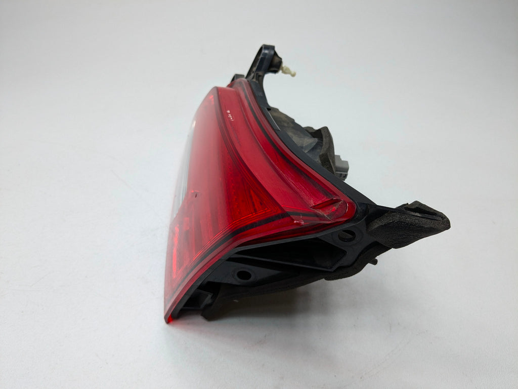 10 - 2014 OEM SUBARU OUTBACK REAR RIGHT SIDE OUTBACK LIFTGATE MOUNTED TAIL LIGHT