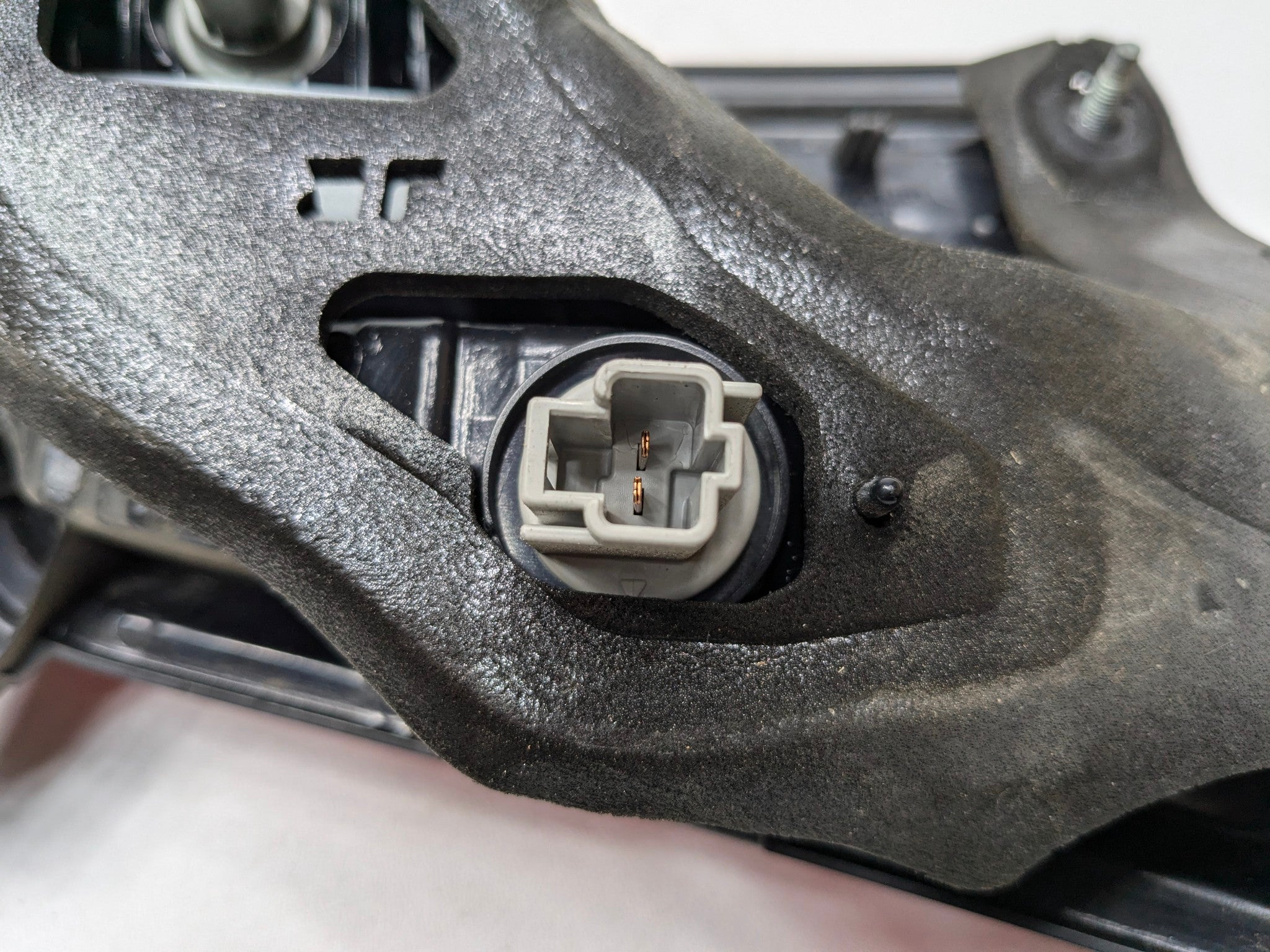 10 - 2014 OEM SUBARU OUTBACK REAR RIGHT SIDE OUTBACK LIFTGATE MOUNTED TAIL LIGHT