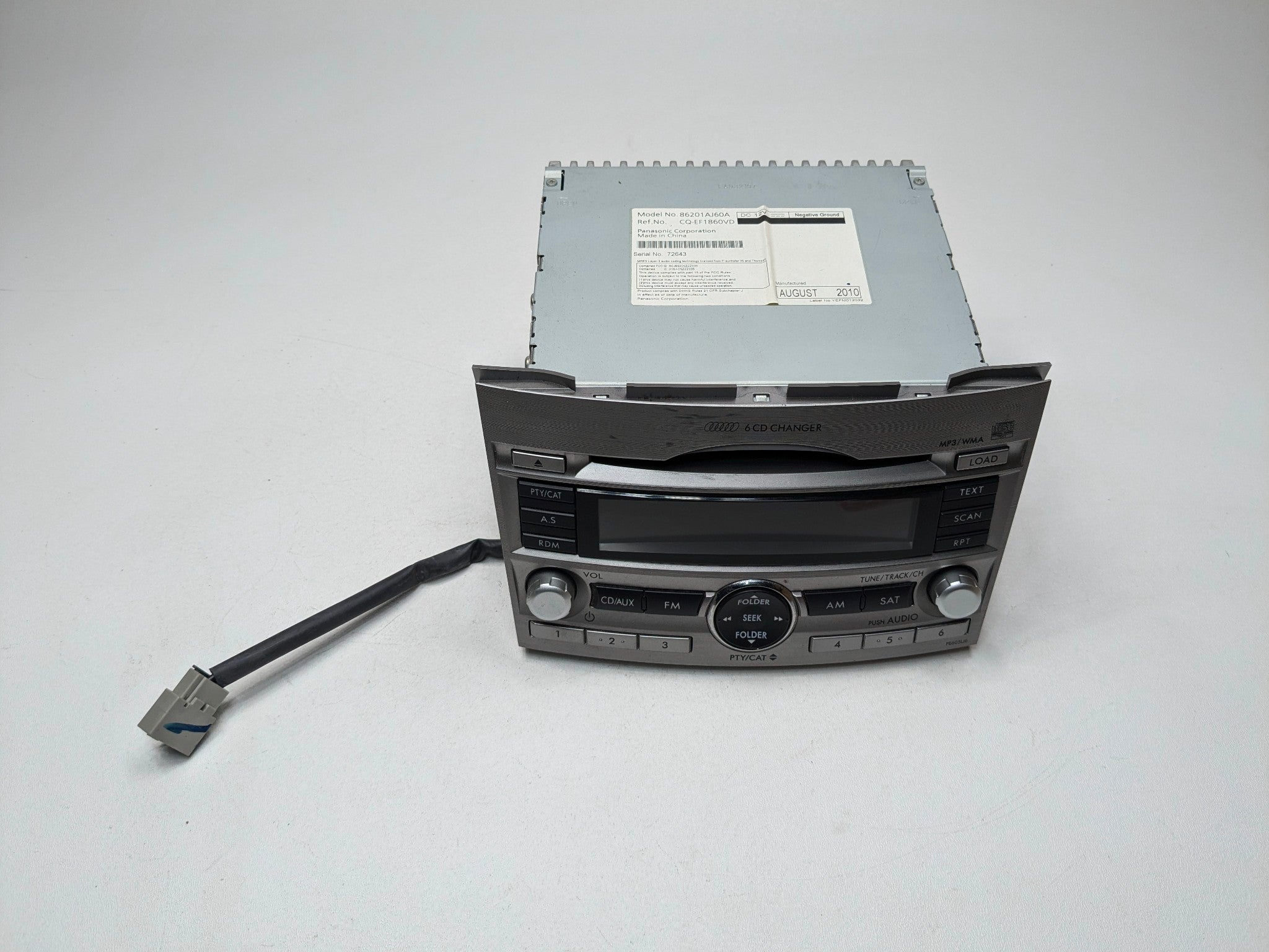 10 - 14 OEM SUBARU OUTBACK AM FM RADIO CD PLAYER RECEIVER RIGHT PASSENGER SIDE