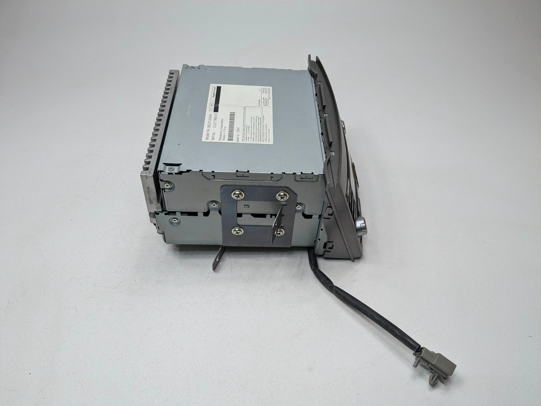 10 - 14 OEM SUBARU OUTBACK AM FM RADIO CD PLAYER RECEIVER RIGHT PASSENGER SIDE