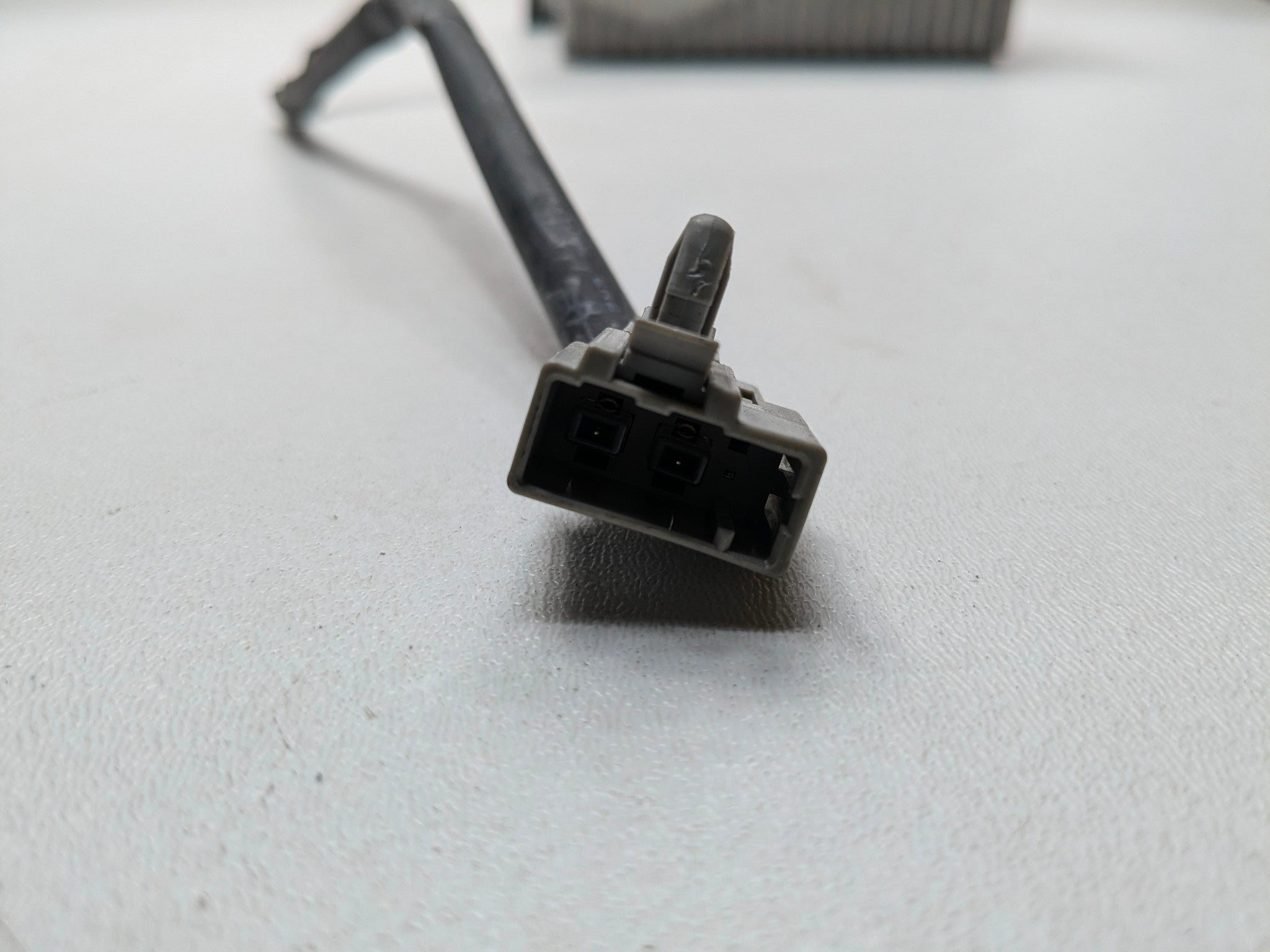 10 - 14 OEM SUBARU OUTBACK AM FM RADIO CD PLAYER RECEIVER RIGHT PASSENGER SIDE