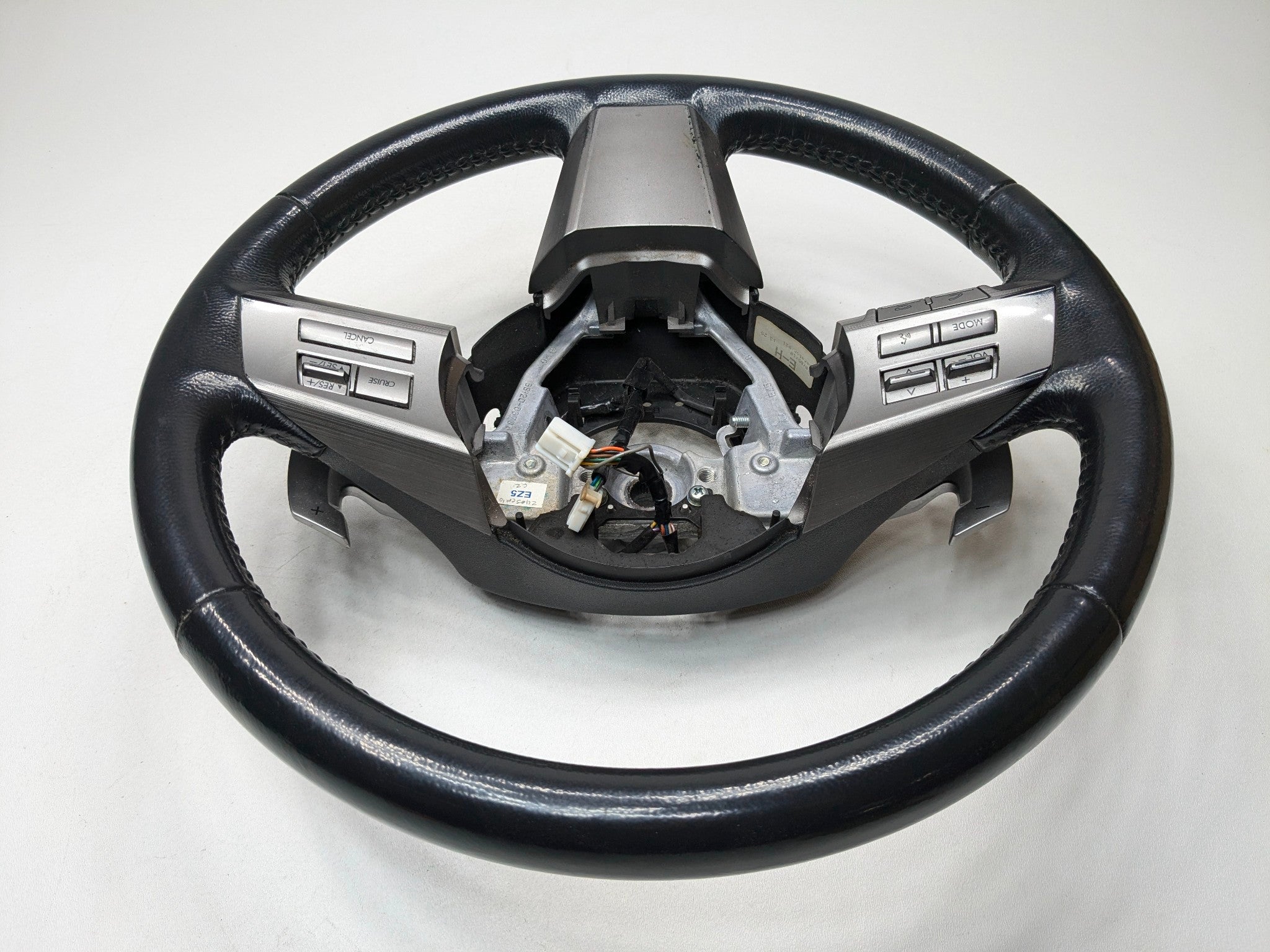 10 - 14 OEM SUBARU OUTBACK MULTIFUNCTIONAL STEERING WHEEL WITH CONTROL SWITCH