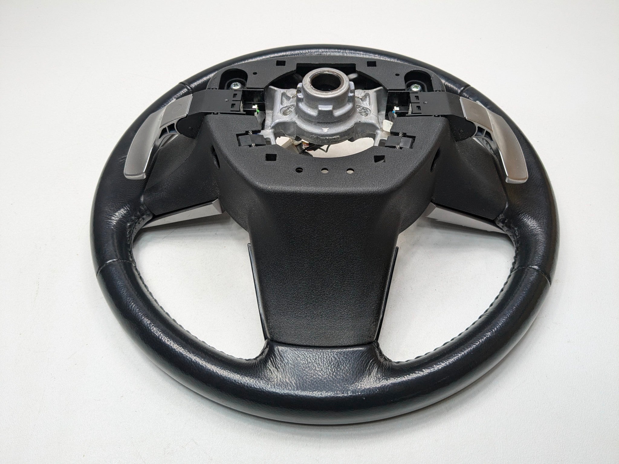 10 - 14 OEM SUBARU OUTBACK MULTIFUNCTIONAL STEERING WHEEL WITH CONTROL SWITCH