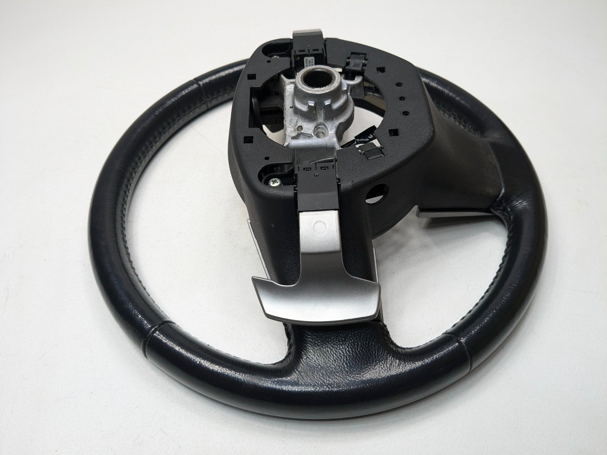 10 - 14 OEM SUBARU OUTBACK MULTIFUNCTIONAL STEERING WHEEL WITH CONTROL SWITCH