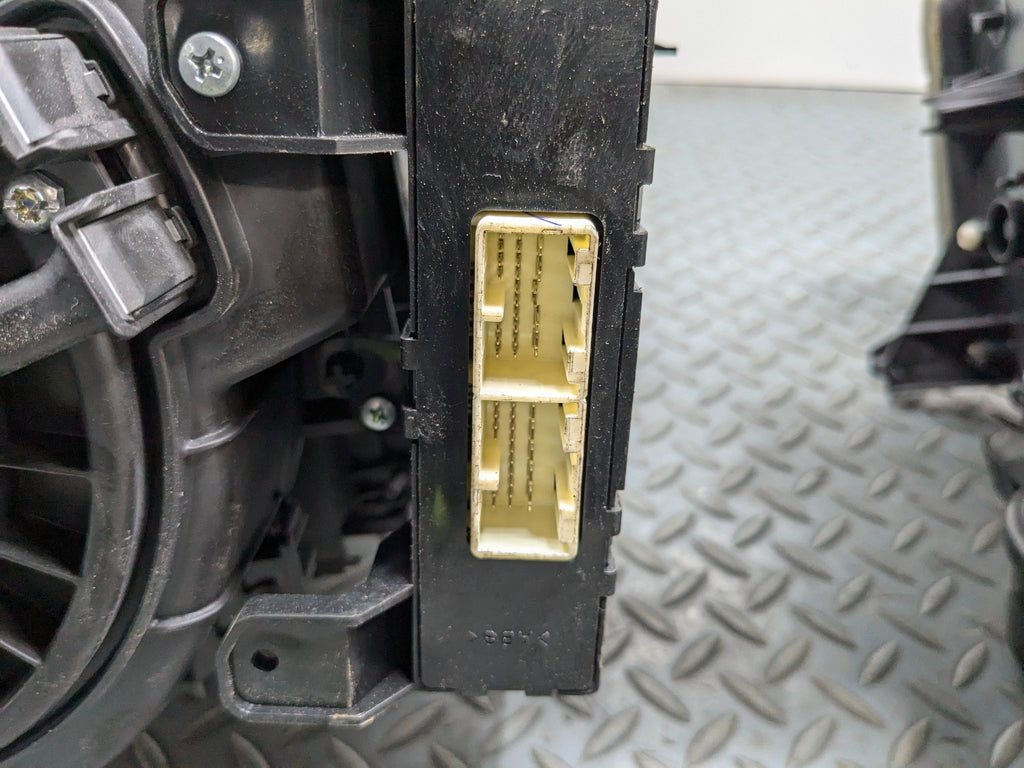 10 - 14 OEM SUBARU OUTBACK AC EVAPORATOR CLIMATE HEATER BLOWING MOTOR HOUSING