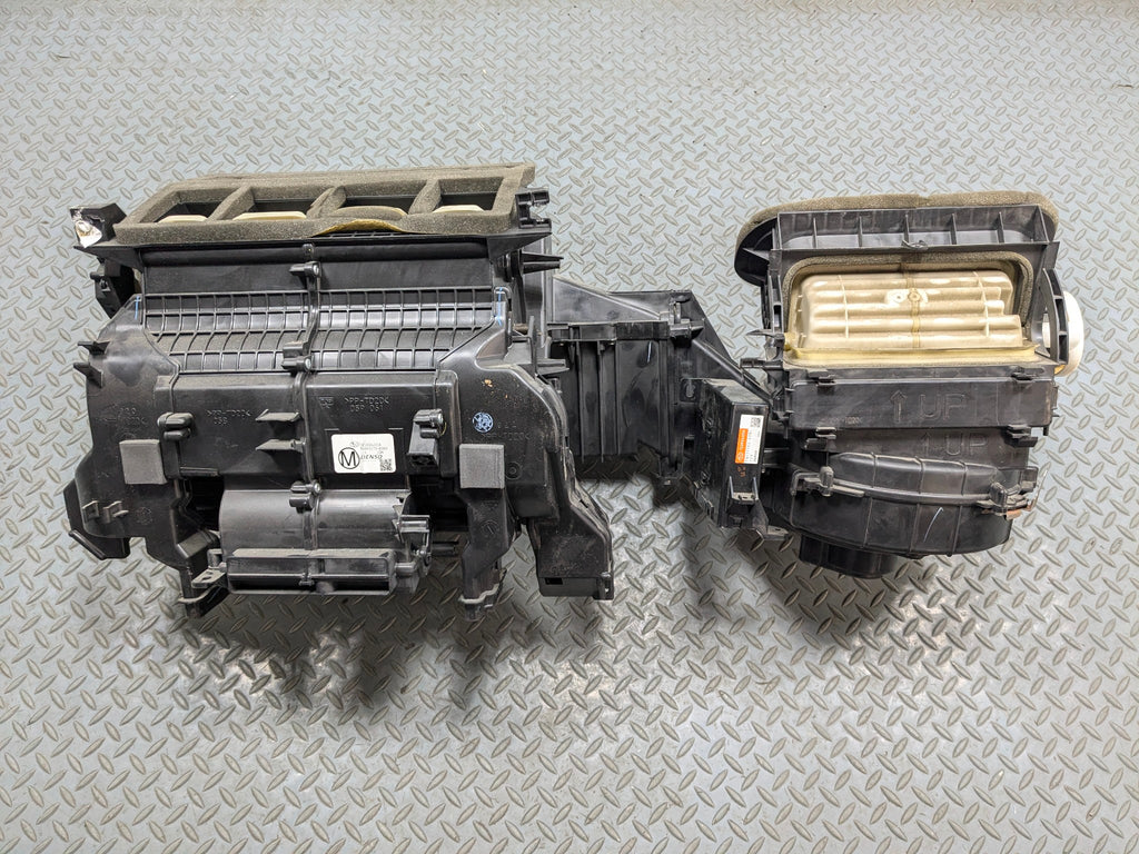 10 - 14 OEM SUBARU OUTBACK AC EVAPORATOR CLIMATE HEATER BLOWING MOTOR HOUSING