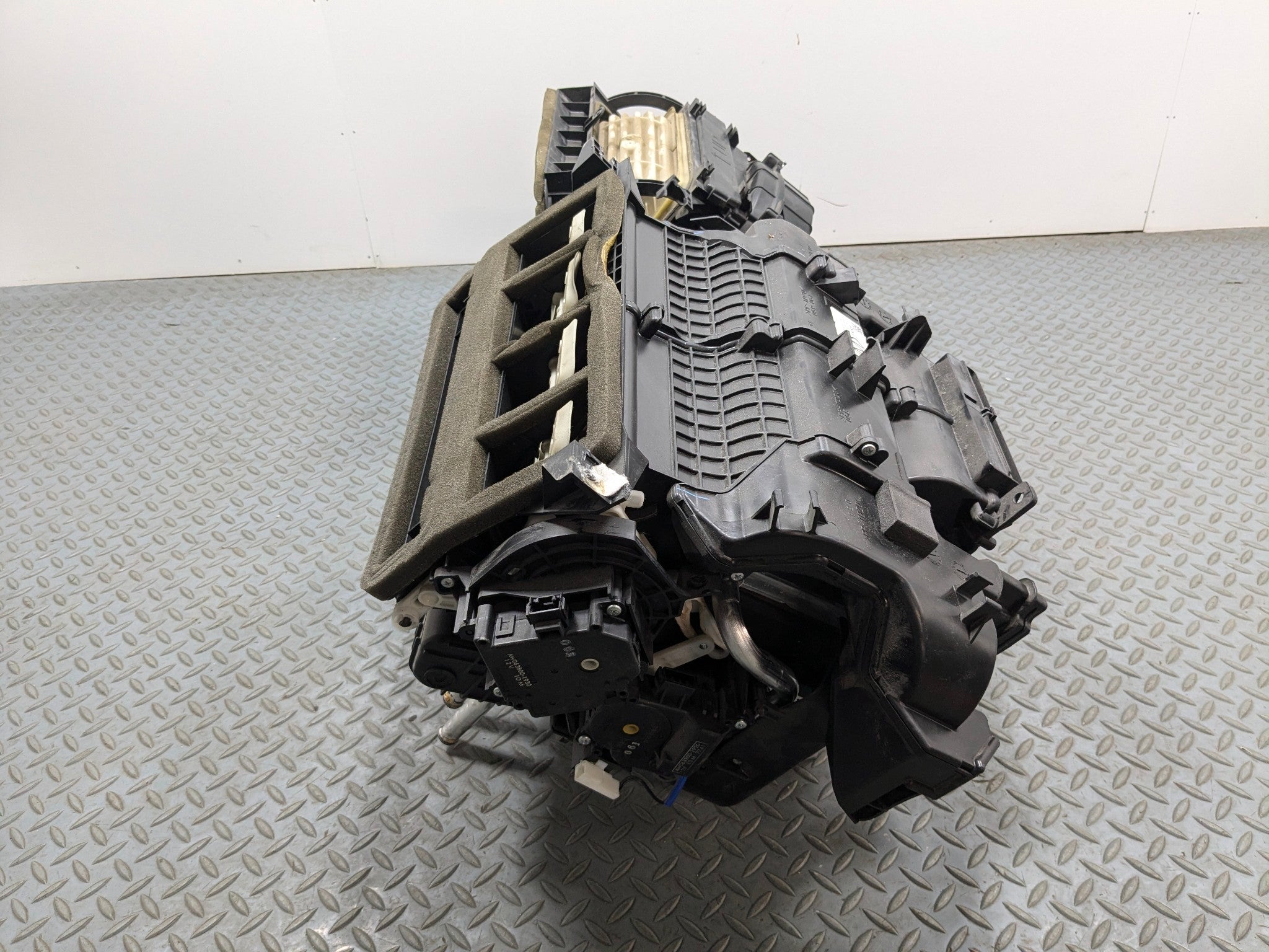 10 - 14 OEM SUBARU OUTBACK AC EVAPORATOR CLIMATE HEATER BLOWING MOTOR HOUSING