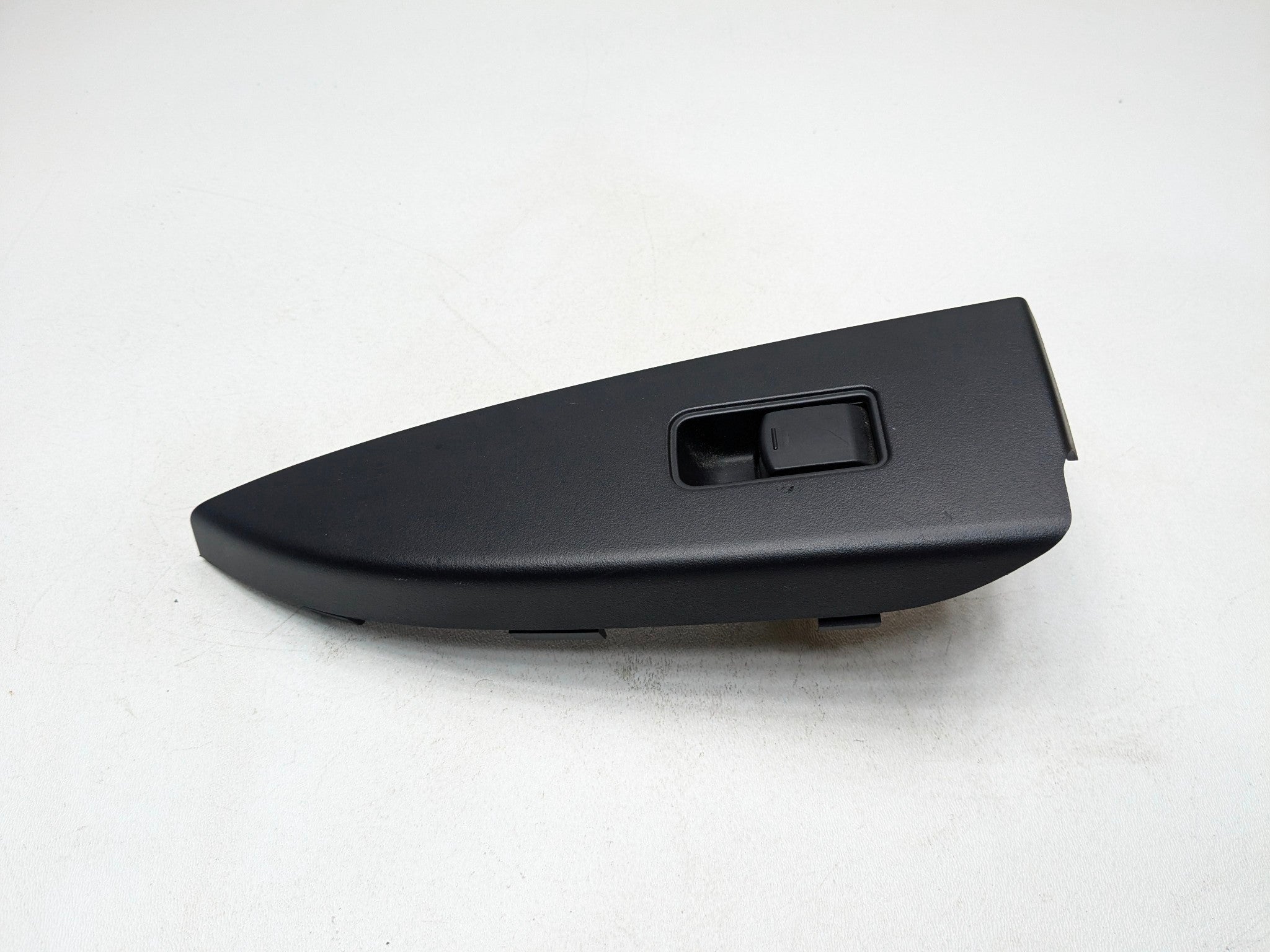 10 - 14 OEM SUBARU OUTBACK REAR RIGHT PASSENGER SIDE DOOR WINDOW CONTROL SWITCH