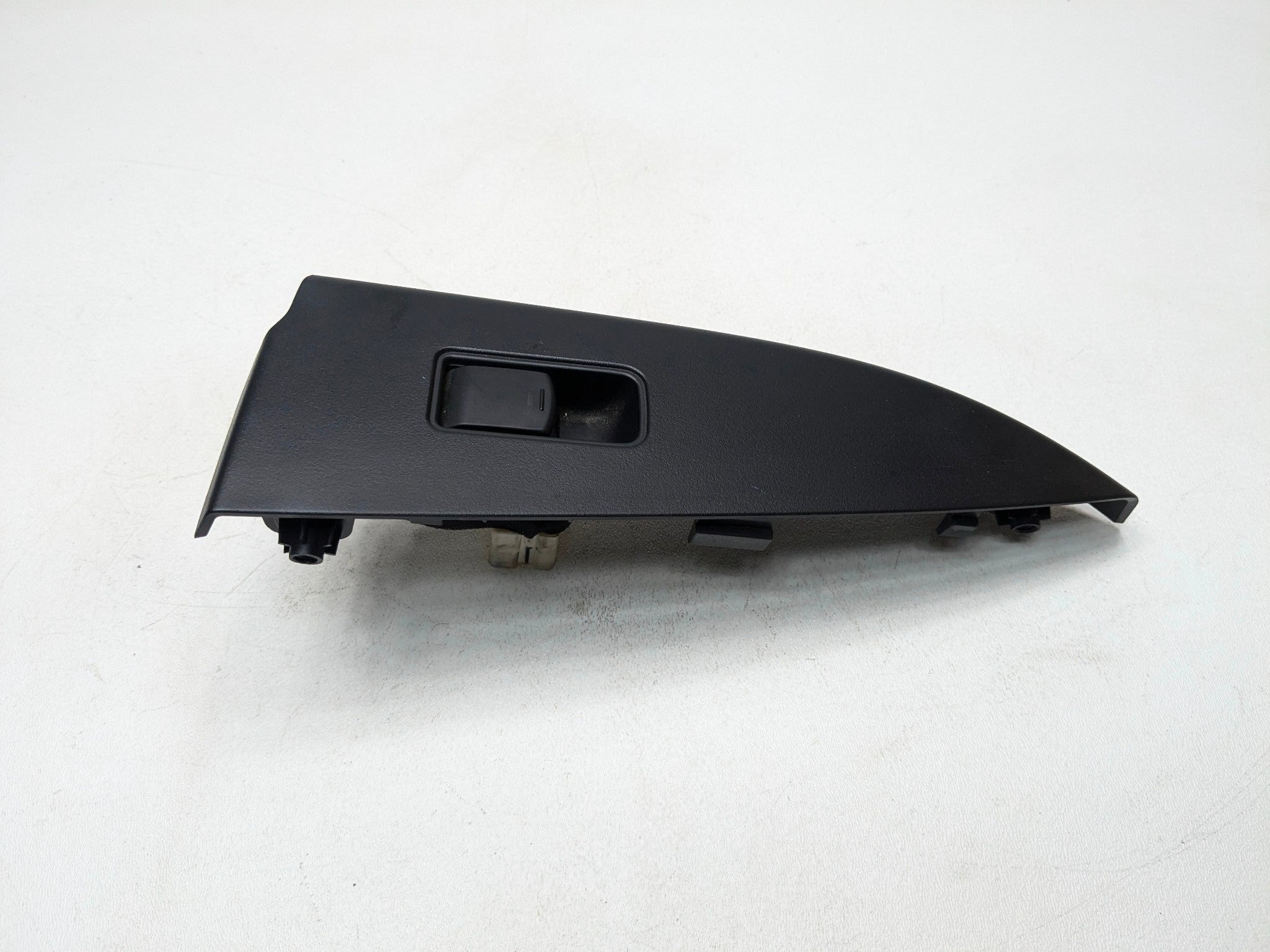 10 - 14 OEM SUBARU OUTBACK REAR RIGHT PASSENGER SIDE DOOR WINDOW CONTROL SWITCH