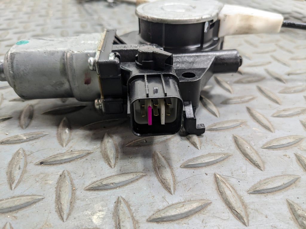 10 - 14 OEM SUBARU OUTBACK FRONT LEFT SIDE POWER WINDOW MOTOR REGULATOR ASSEMBLY