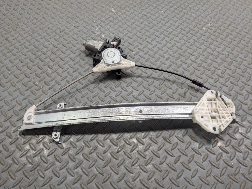 10 - 14 OEM SUBARU OUTBACK REAR RIGHT SIDE POWER WINDOW MOTOR REGULATOR ASSEMBLY