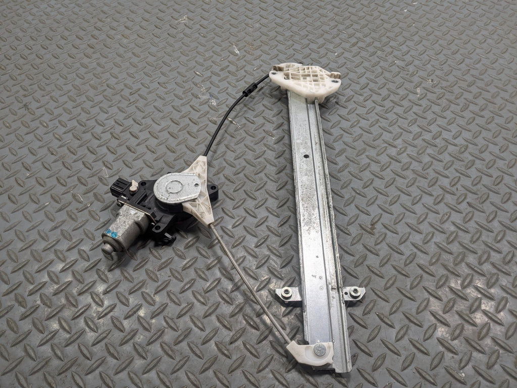 10 - 14 OEM SUBARU OUTBACK REAR RIGHT SIDE POWER WINDOW MOTOR REGULATOR ASSEMBLY