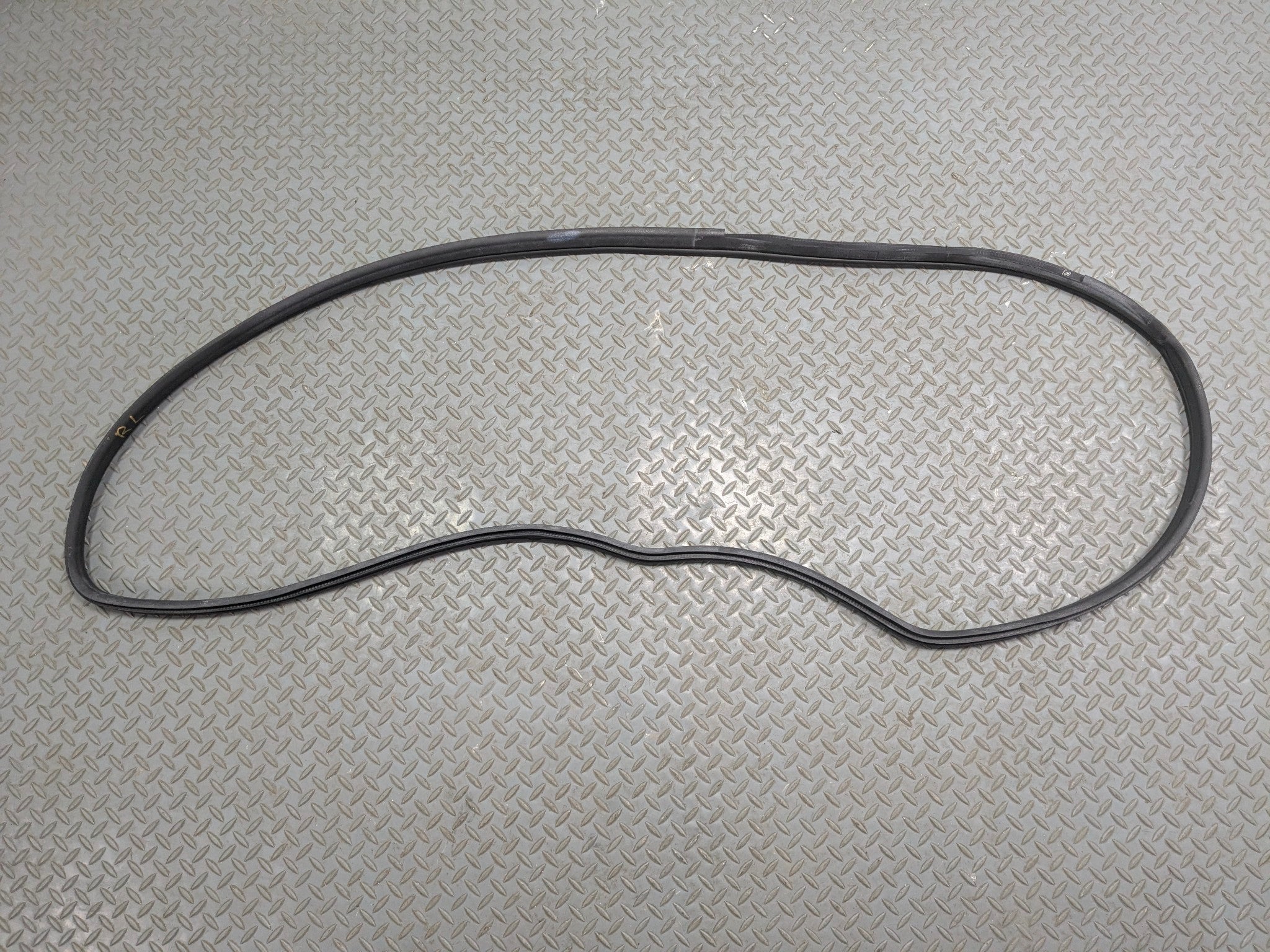 10 - 14 OEM SUBARU OUTBACK REAR LEFT DRIVER SIDE DOOR WEATHER STRIPPING RUBBER