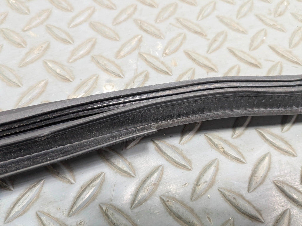 10 - 14 OEM SUBARU OUTBACK REAR LEFT DRIVER SIDE DOOR WEATHER STRIPPING RUBBER