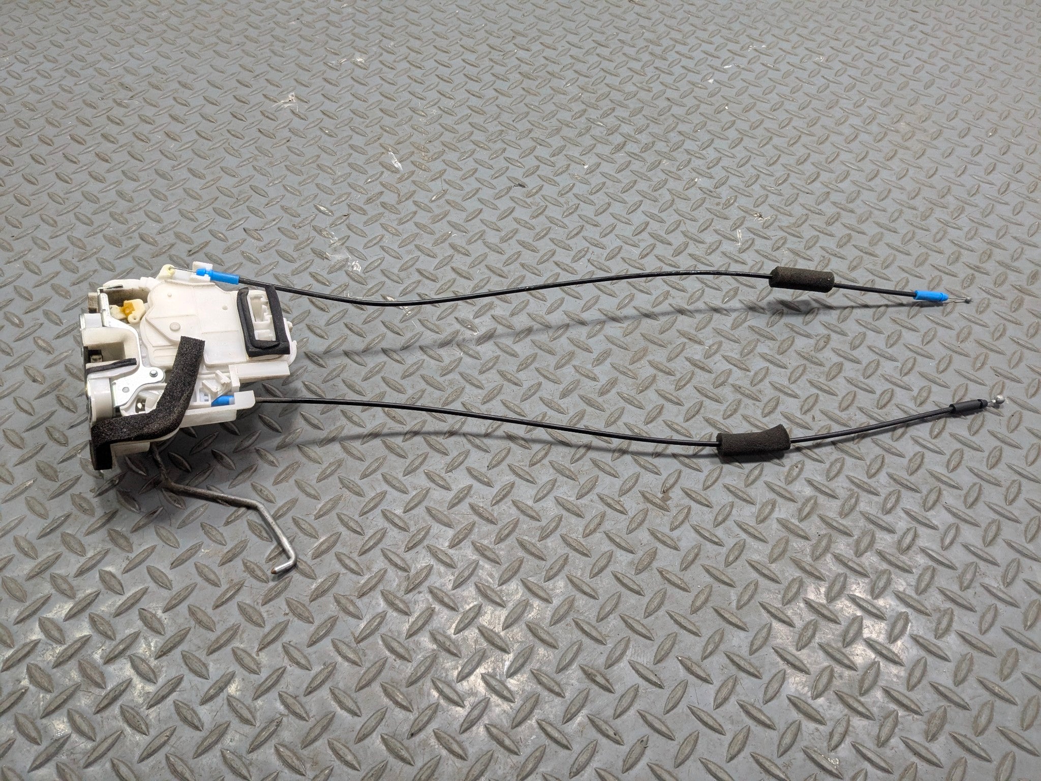 10 - 14 OEM SUBARU OUTBACK FRONT RIGHT PASSENGER SIDE DOOR LATCH LOCK ACTUATOR