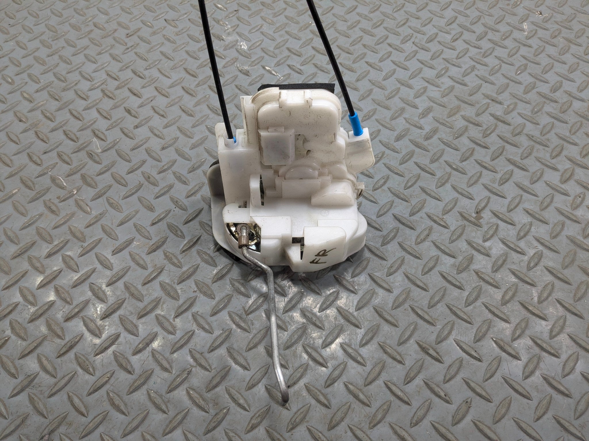 10 - 14 OEM SUBARU OUTBACK FRONT RIGHT PASSENGER SIDE DOOR LATCH LOCK ACTUATOR