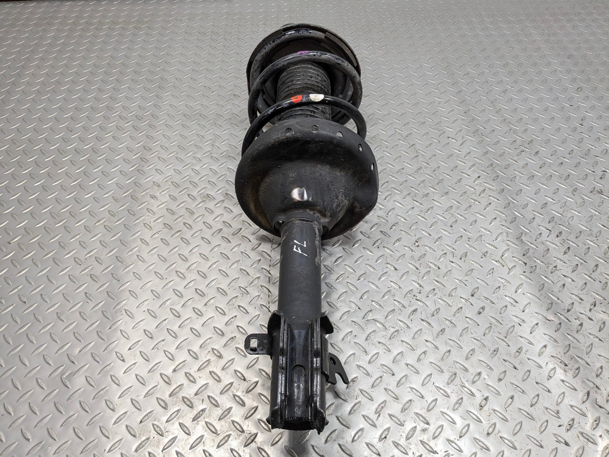 10 - 14 OEM SUBARU OUTBACK FRONT LEFT DRIVER SIDE SHOCK ABSORBER STRUT ASSEMBLY
