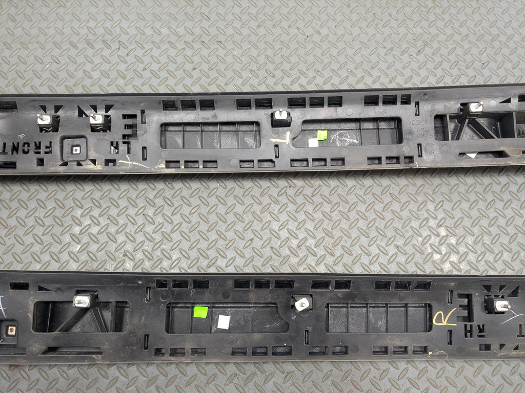 10 - 14 OEM SUBARU OUTBACK LEFT AND RIGHT SIDE ROOF RAIL RACK CARRIER CROSS BAR