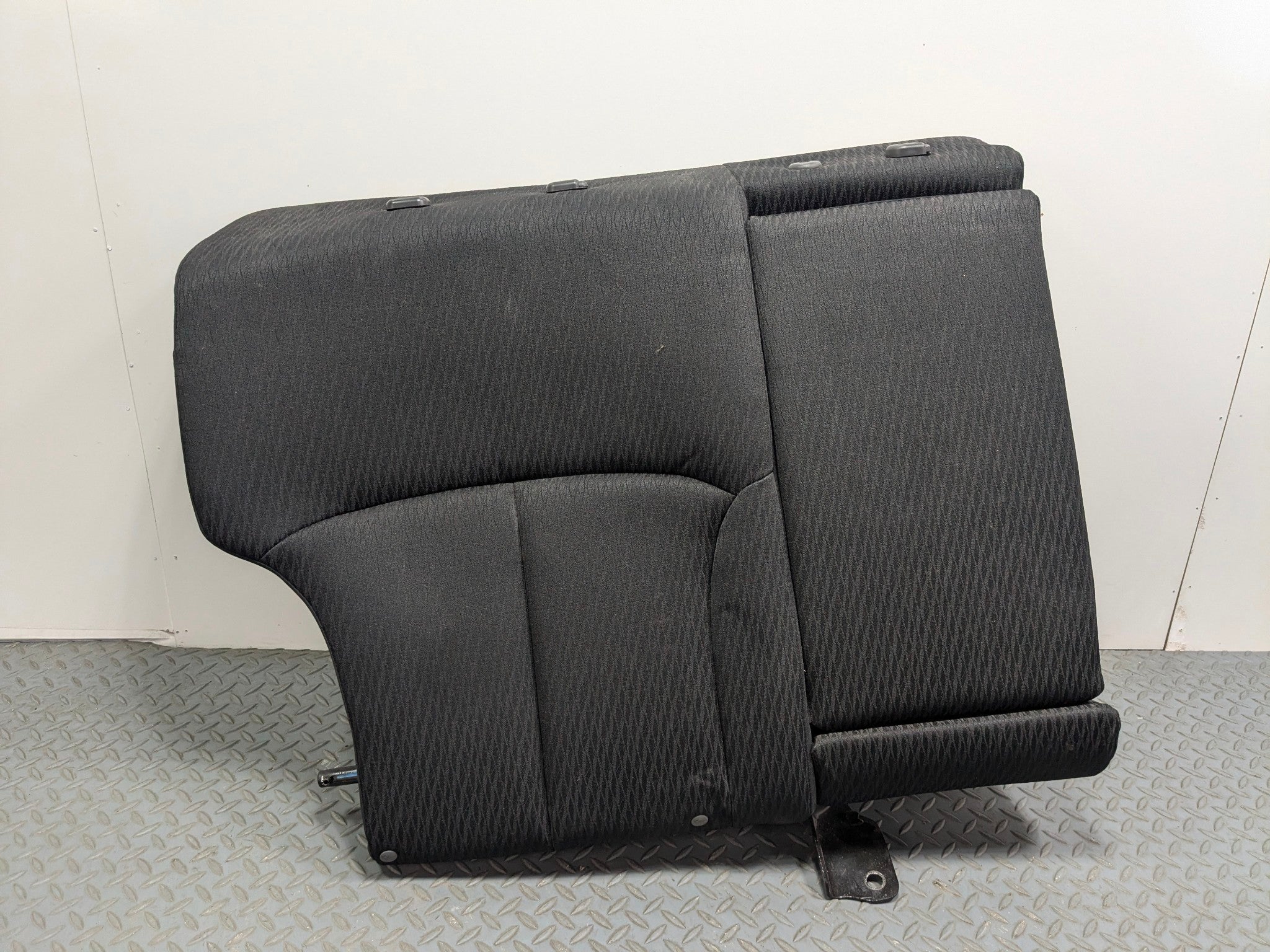 10 - 14 OEM SUBARU OUTBACK REAR LEFT DRIVER SIDE UPPER SEAT CUSHION WITH ARMREST