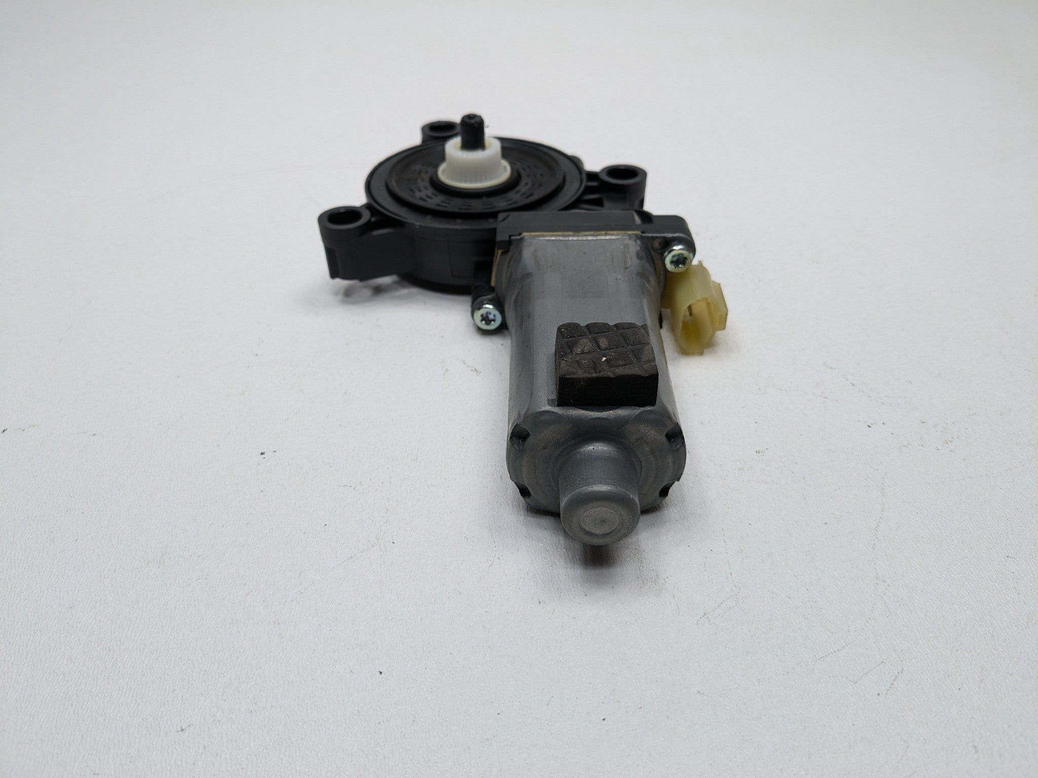 2012 - 2014 HYUNDAI AZERA OEM POWER WINDOW MOTOR REAR LEFT DRIVER SIDE