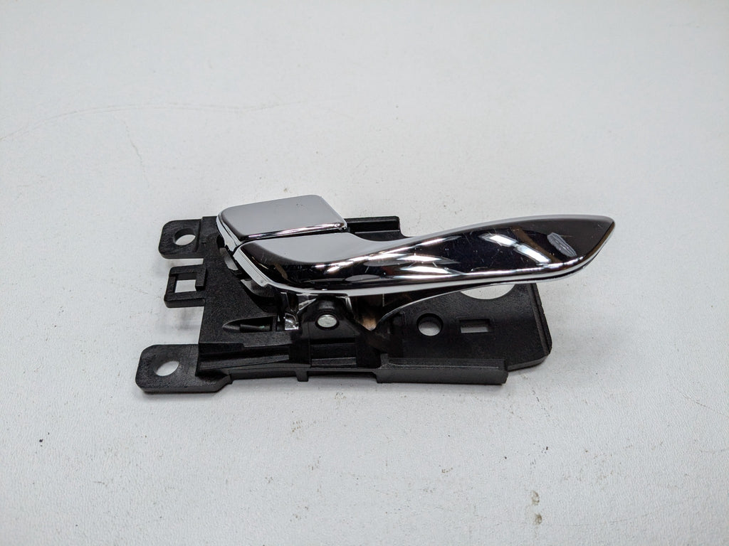 2012 - 2014 HYUNDAI AZERA OEM INTERIOR DOOR RELEASE HANDLE REAR LEFT DRIVER SIDE