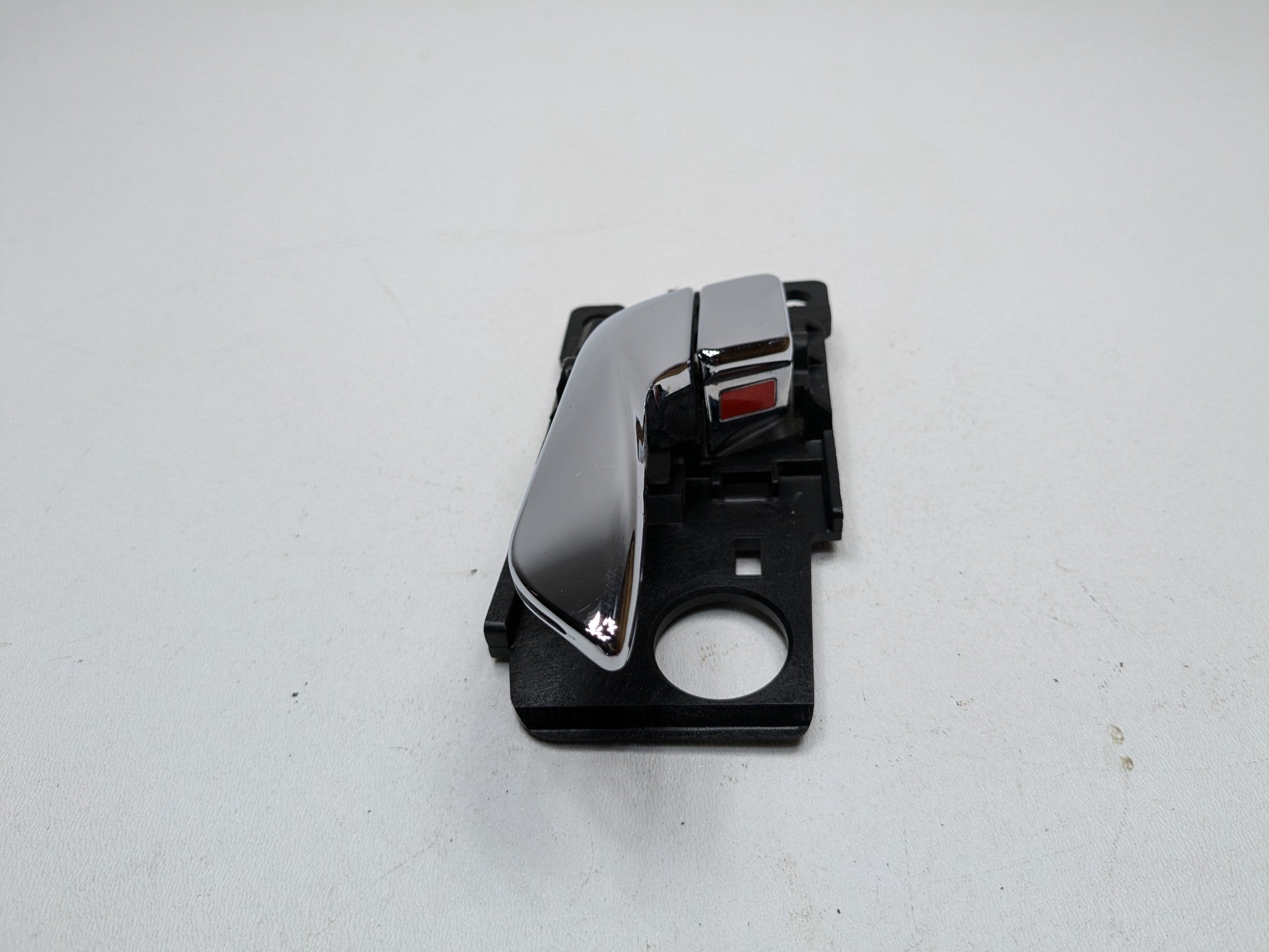 2012 - 2014 HYUNDAI AZERA OEM INTERIOR DOOR RELEASE HANDLE REAR LEFT DRIVER SIDE