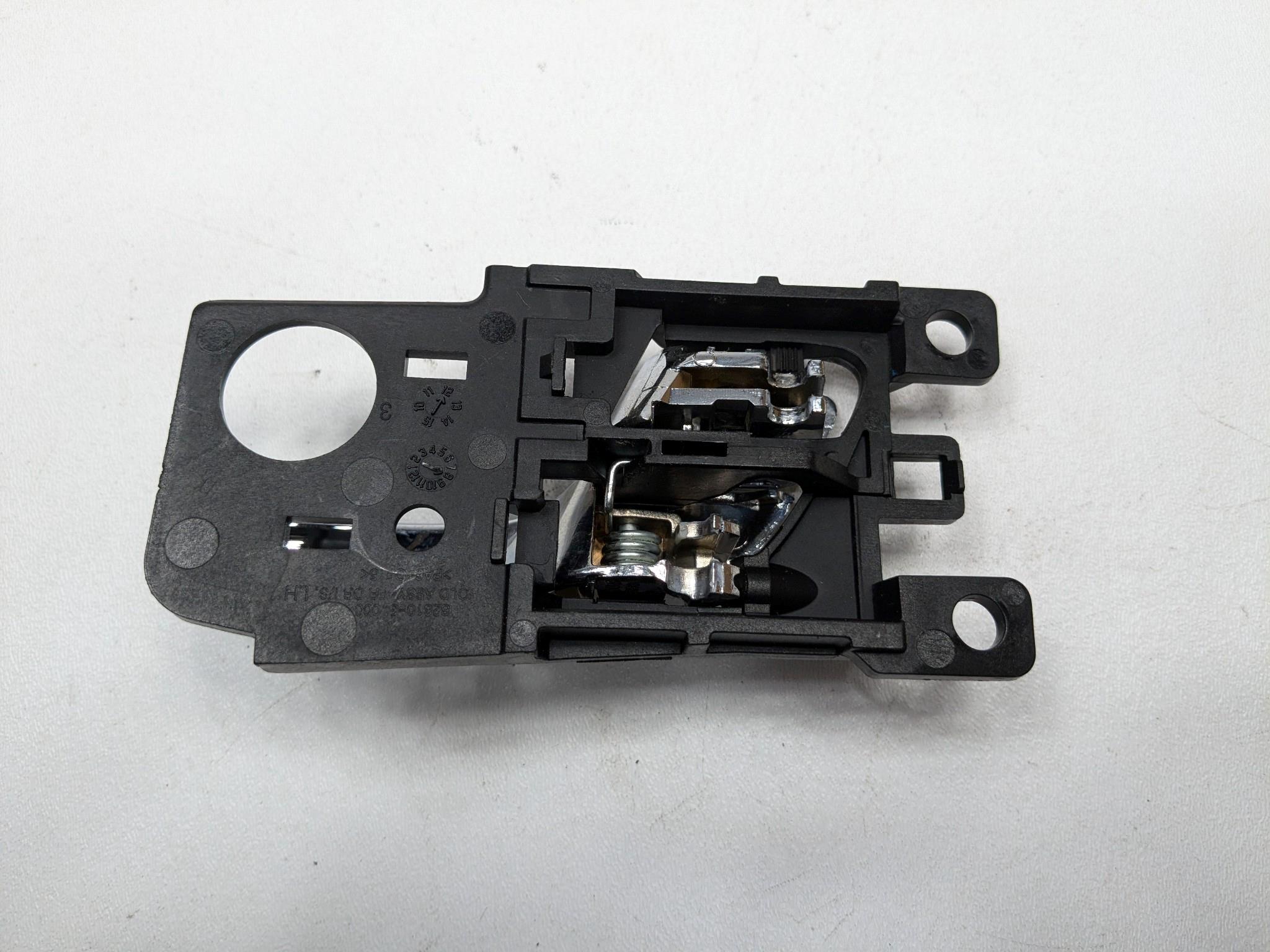 2012 - 2014 HYUNDAI AZERA OEM INTERIOR DOOR RELEASE HANDLE REAR LEFT DRIVER SIDE