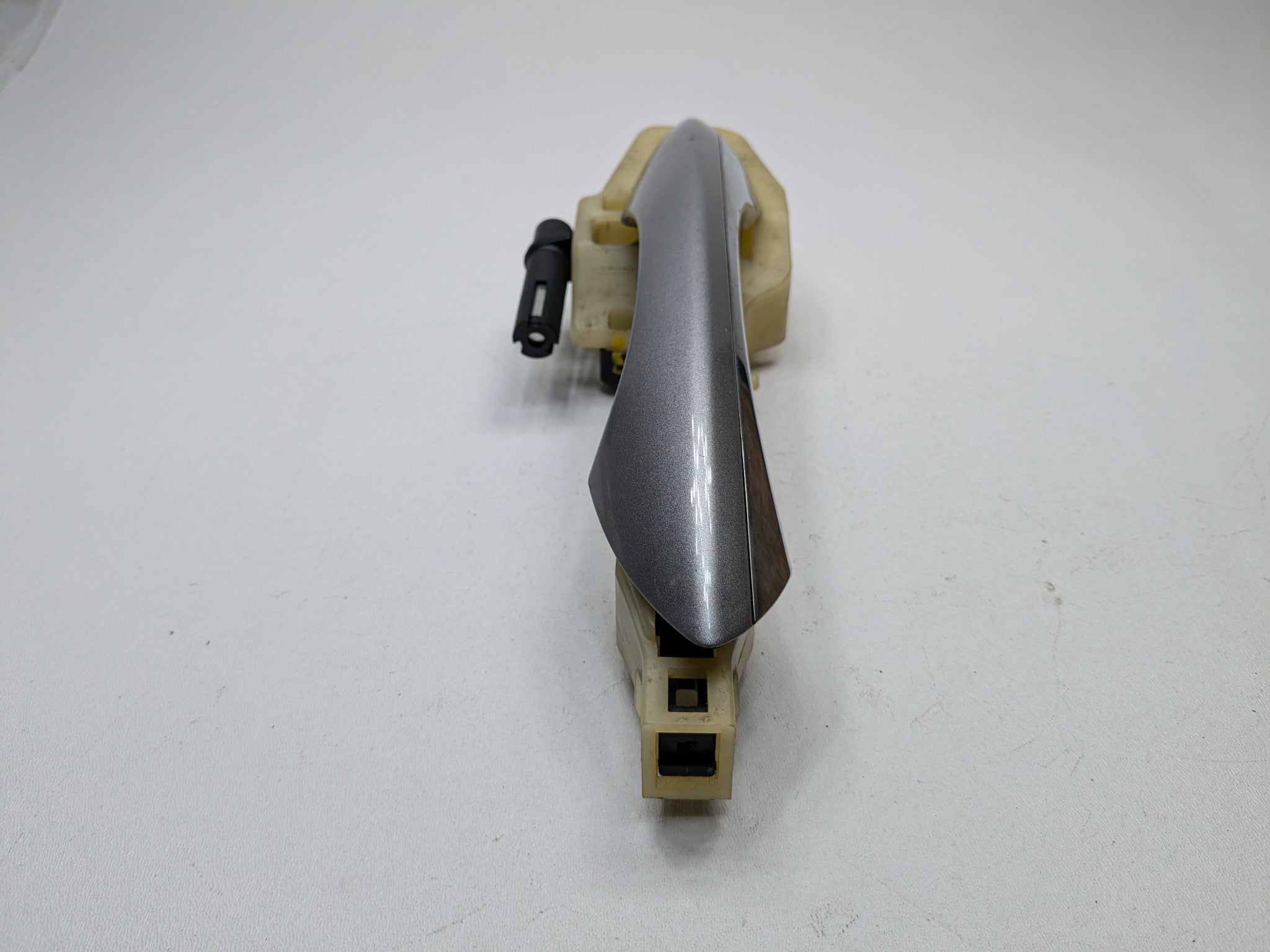 2012 - 2014  HYUNDAI AZERA OEM REAR RIGHT PASSENGER SIDE EXTERIOR DOOR HANDLE