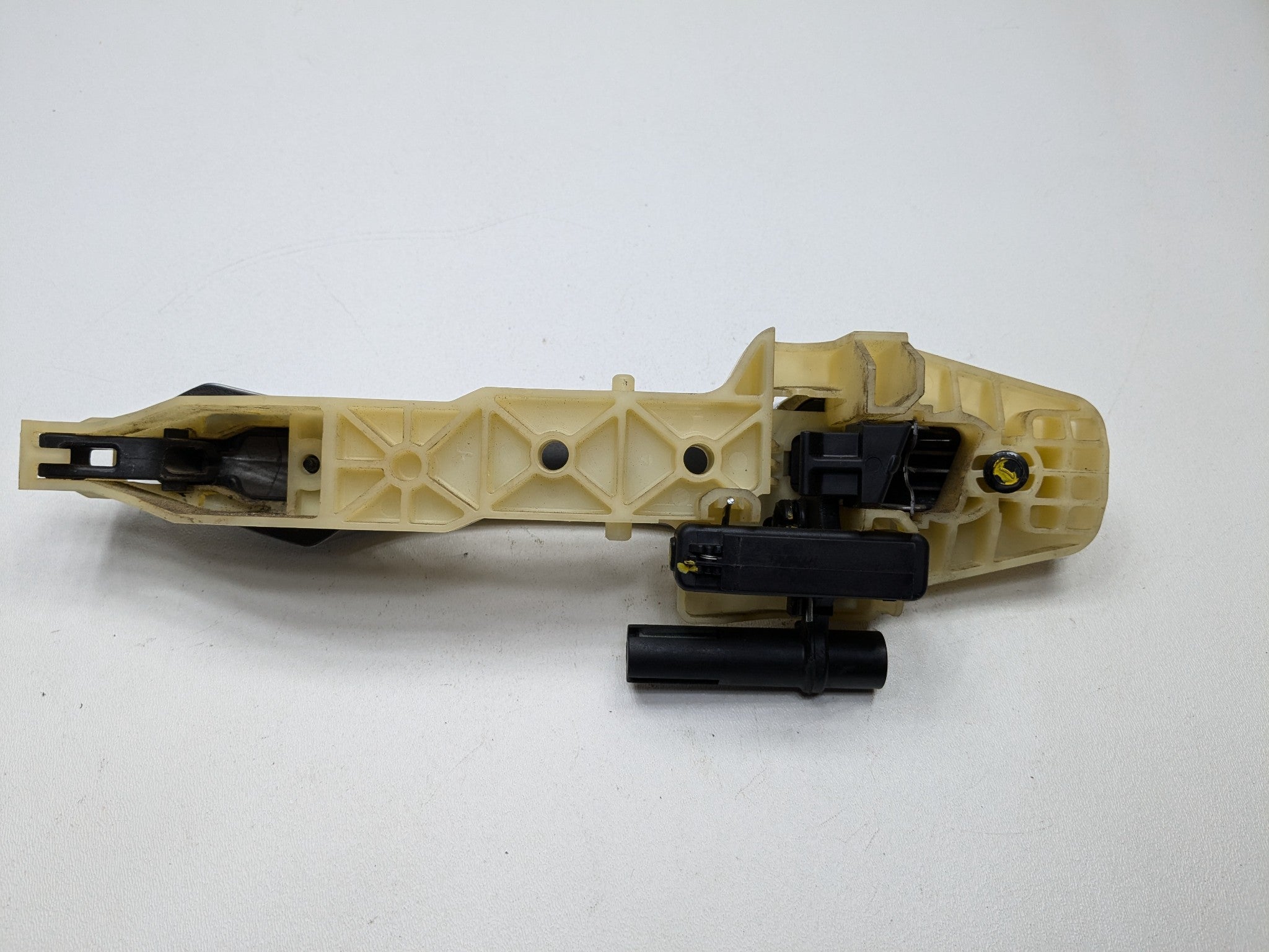 2012 - 2014  HYUNDAI AZERA OEM REAR RIGHT PASSENGER SIDE EXTERIOR DOOR HANDLE