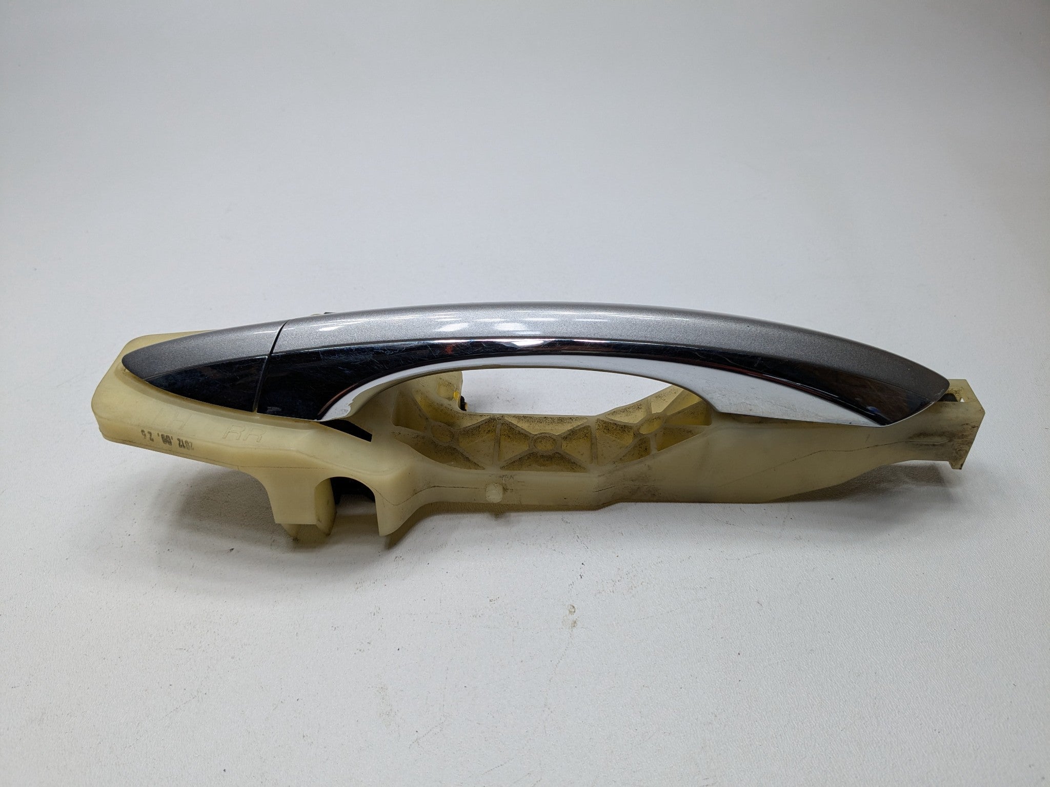 2012 - 2014  HYUNDAI AZERA OEM REAR LEFT DRIVER SIDE EXTERIOR DOOR HANDLE