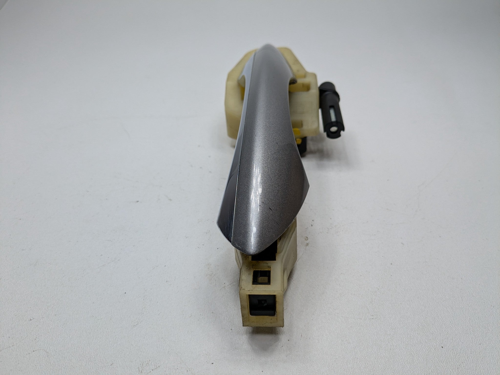 2012 - 2014  HYUNDAI AZERA OEM REAR LEFT DRIVER SIDE EXTERIOR DOOR HANDLE