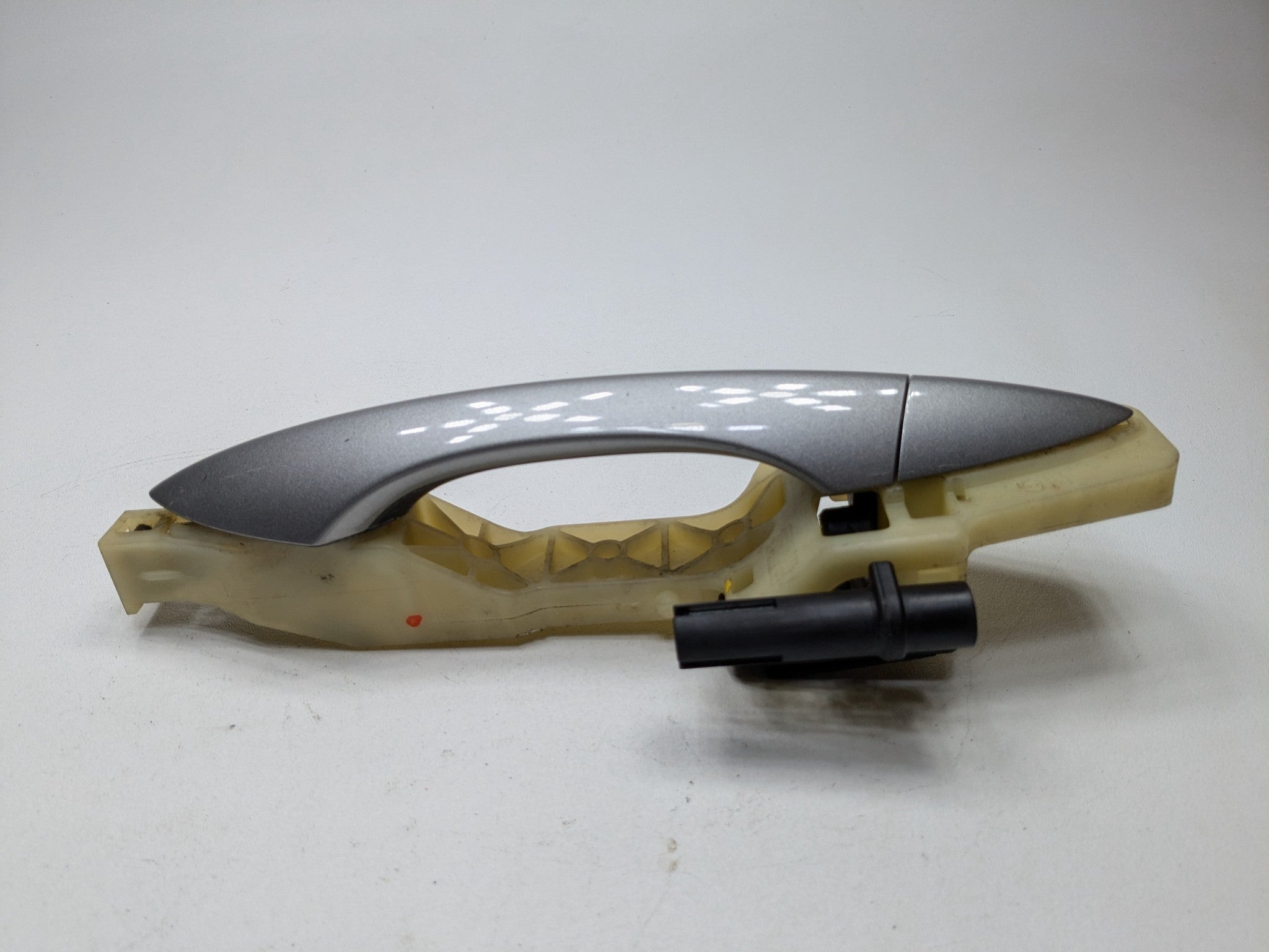 2012 - 2014  HYUNDAI AZERA OEM REAR LEFT DRIVER SIDE EXTERIOR DOOR HANDLE