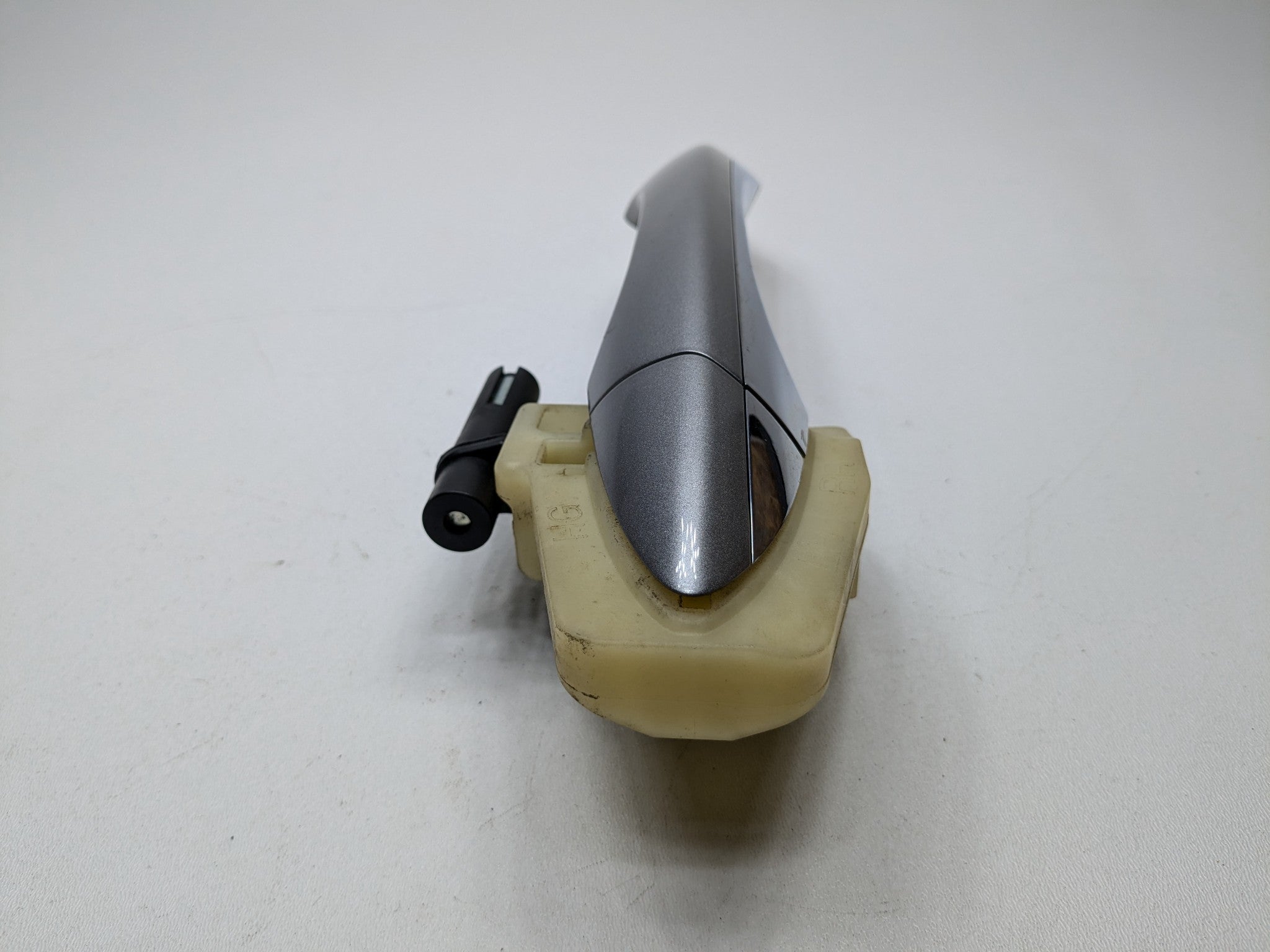 2012 - 2014  HYUNDAI AZERA OEM REAR LEFT DRIVER SIDE EXTERIOR DOOR HANDLE