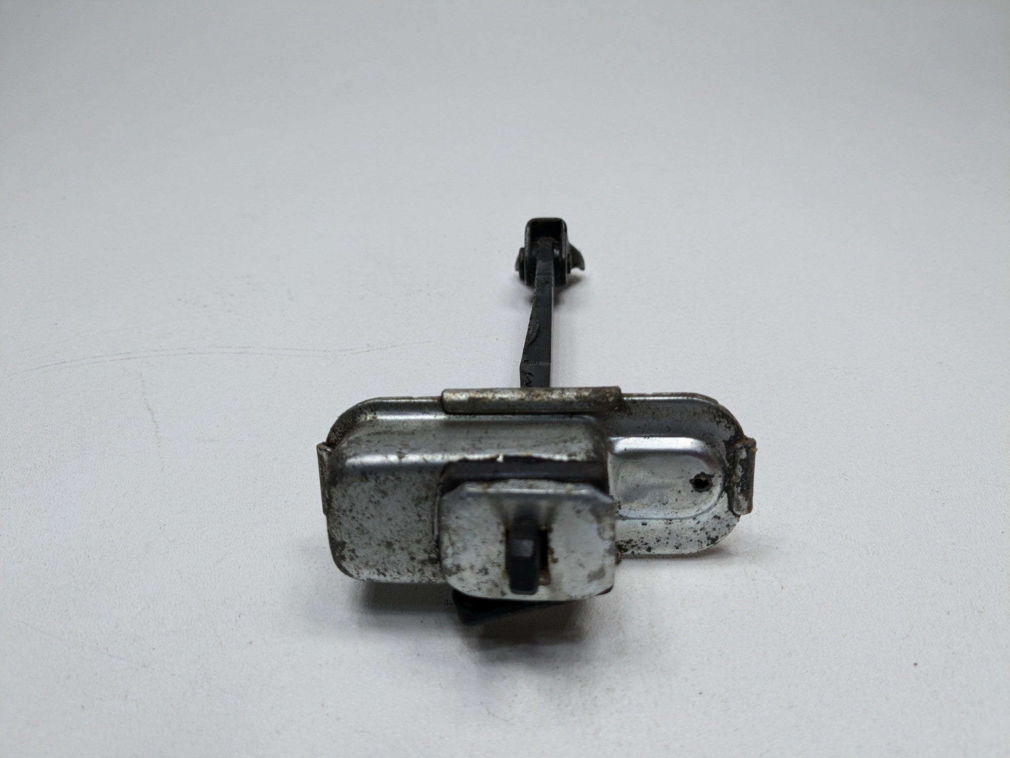 2012 - 2014 HYUNDAI AZERA OEM DOOR CHECK STRAP STOPPER REAR RIGHT PASSENGER SIDE