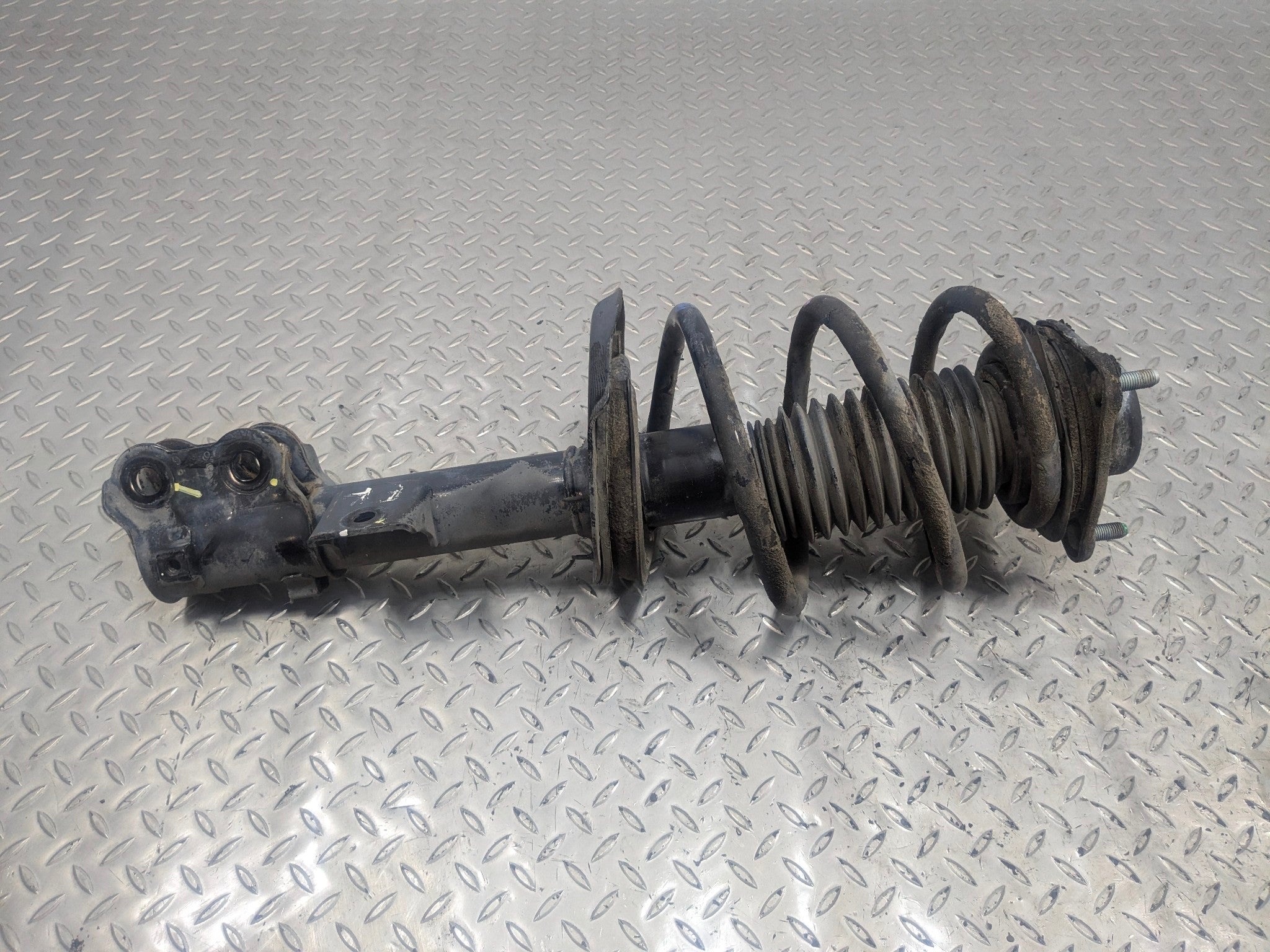 2012 - 2014 HYUNDAI AZERA OEM SHOCK ABSORBER STRUT FRONT RIGHT PASSENGER SIDE