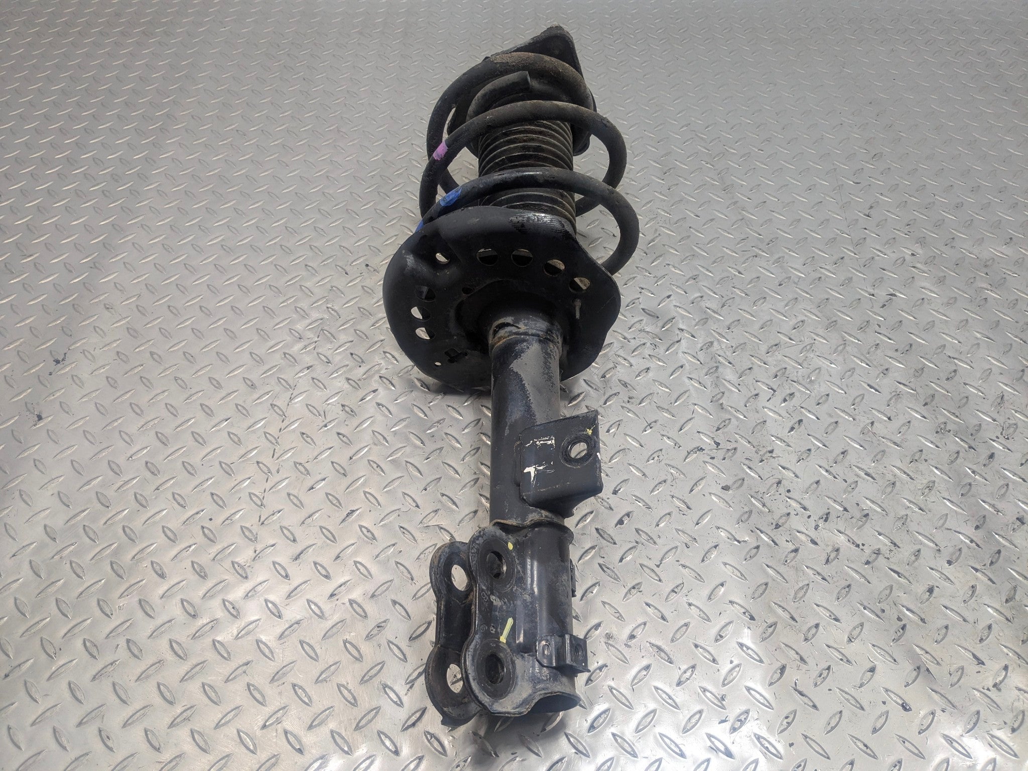 2012 - 2014 HYUNDAI AZERA OEM SHOCK ABSORBER STRUT FRONT RIGHT PASSENGER SIDE