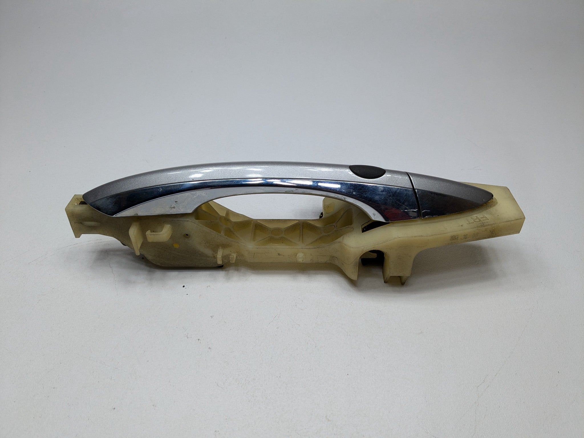 2012 - 2014 HYUNDAI AZERA OEM FRONT RIGHT PASSENGER SIDE EXTERIOR DOOR HANDLE
