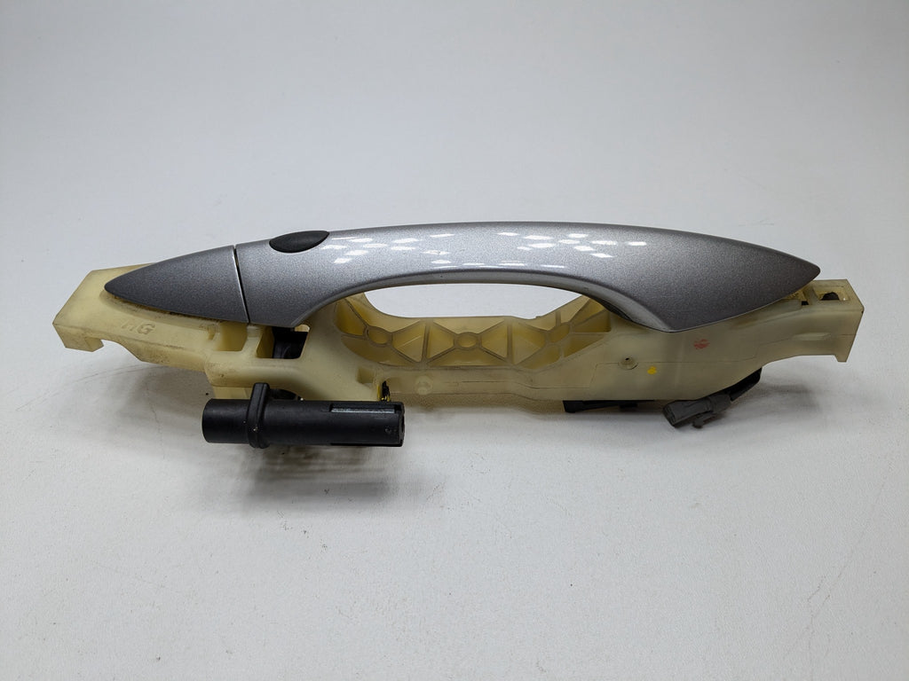 2012 - 2014 HYUNDAI AZERA OEM FRONT RIGHT PASSENGER SIDE EXTERIOR DOOR HANDLE