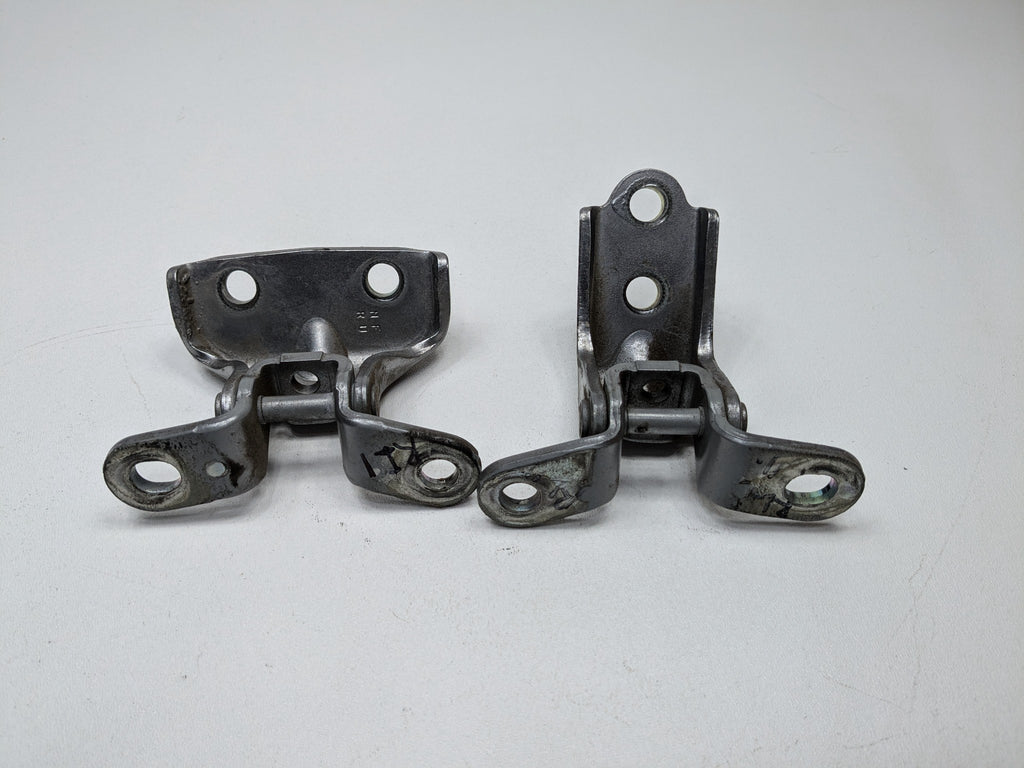 2012 - 2014 HYUNDAI AZERA OEM DOOR HINGES REAR LEFT DRIVER SIDE UPPER AND LOWER