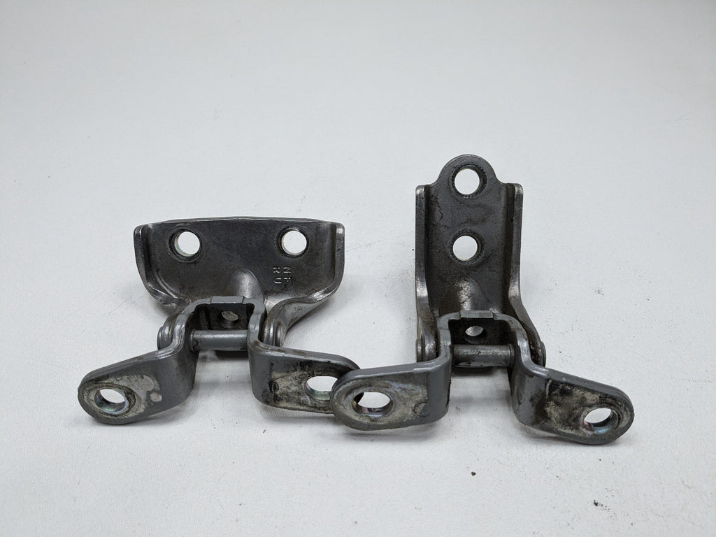 12 - 14 HYUNDAI AZERA OEM DOOR HINGES REAR RIGHT PASSENGER SIDE UPPER AND LOWER