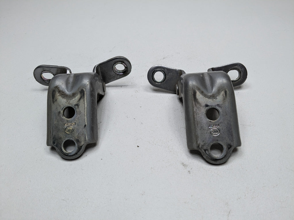 12 - 14 OEM HYUNDAI AZERA DOOR HINGES FRONT RIGHT PASSENGER SIDE UPPER AND LOWER