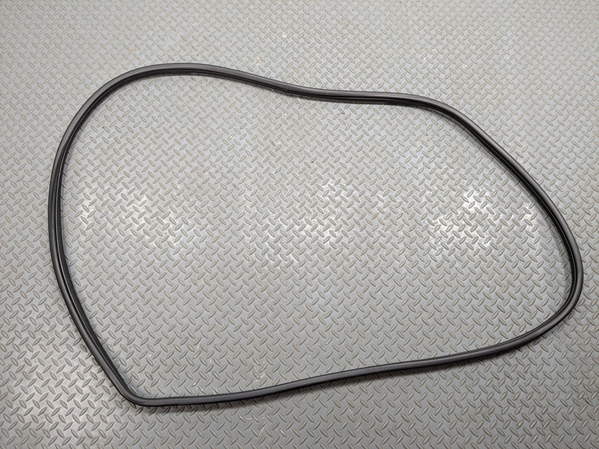 2012 - 2014 HYUNDAI AZERA OEM DOOR SEAL WEATHER STRIPPING RUBBER FRONT LEFT SIDE
