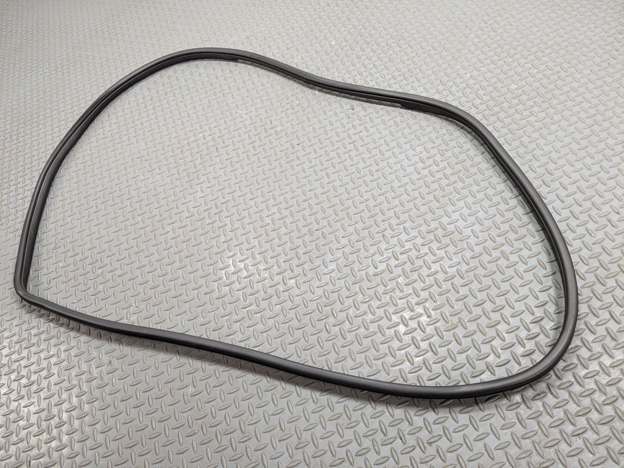 2012 - 2014 HYUNDAI AZERA OEM DOOR SEAL WEATHER STRIPPING RUBBER FRONT LEFT SIDE