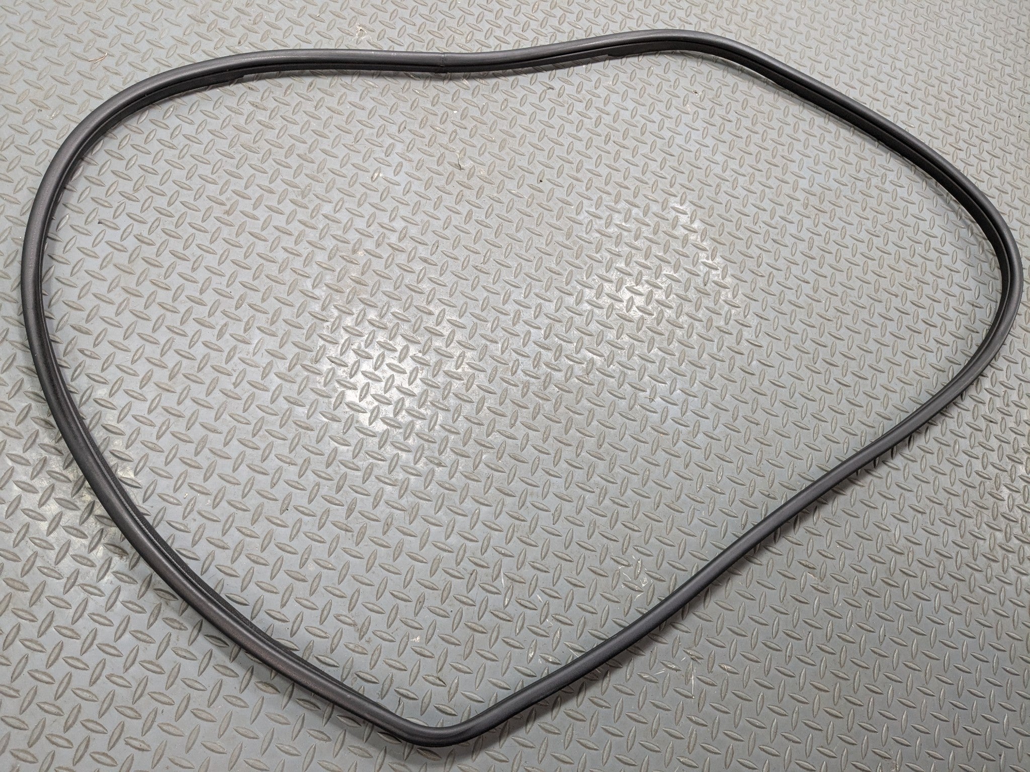 2012 - 2014 HYUNDAI AZERA OEM DOOR SEAL WEATHER STRIPPING RUBBER FRONT LEFT SIDE