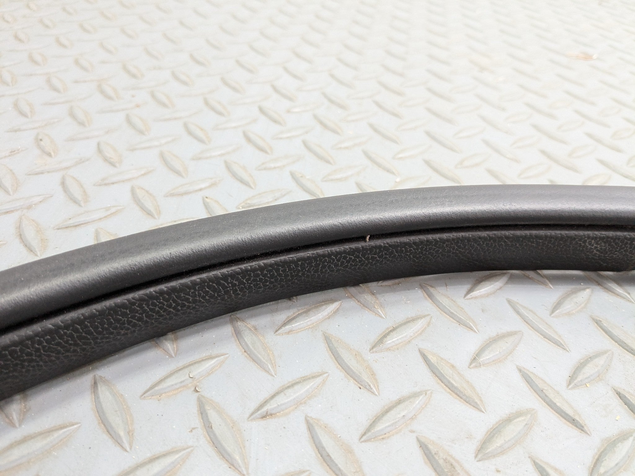 2012 - 2014 HYUNDAI AZERA OEM DOOR SEAL WEATHER STRIPPING RUBBER FRONT LEFT SIDE