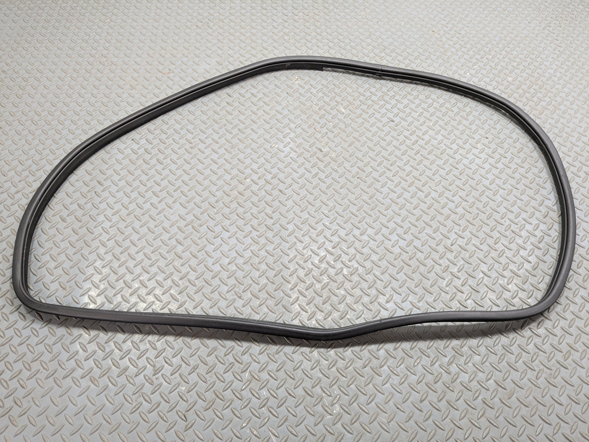2012 - 2014 HYUNDAI AZERA OEM DOOR SEAL WEATHER STRIPPING RUBBER REAR RIGHT SIDE
